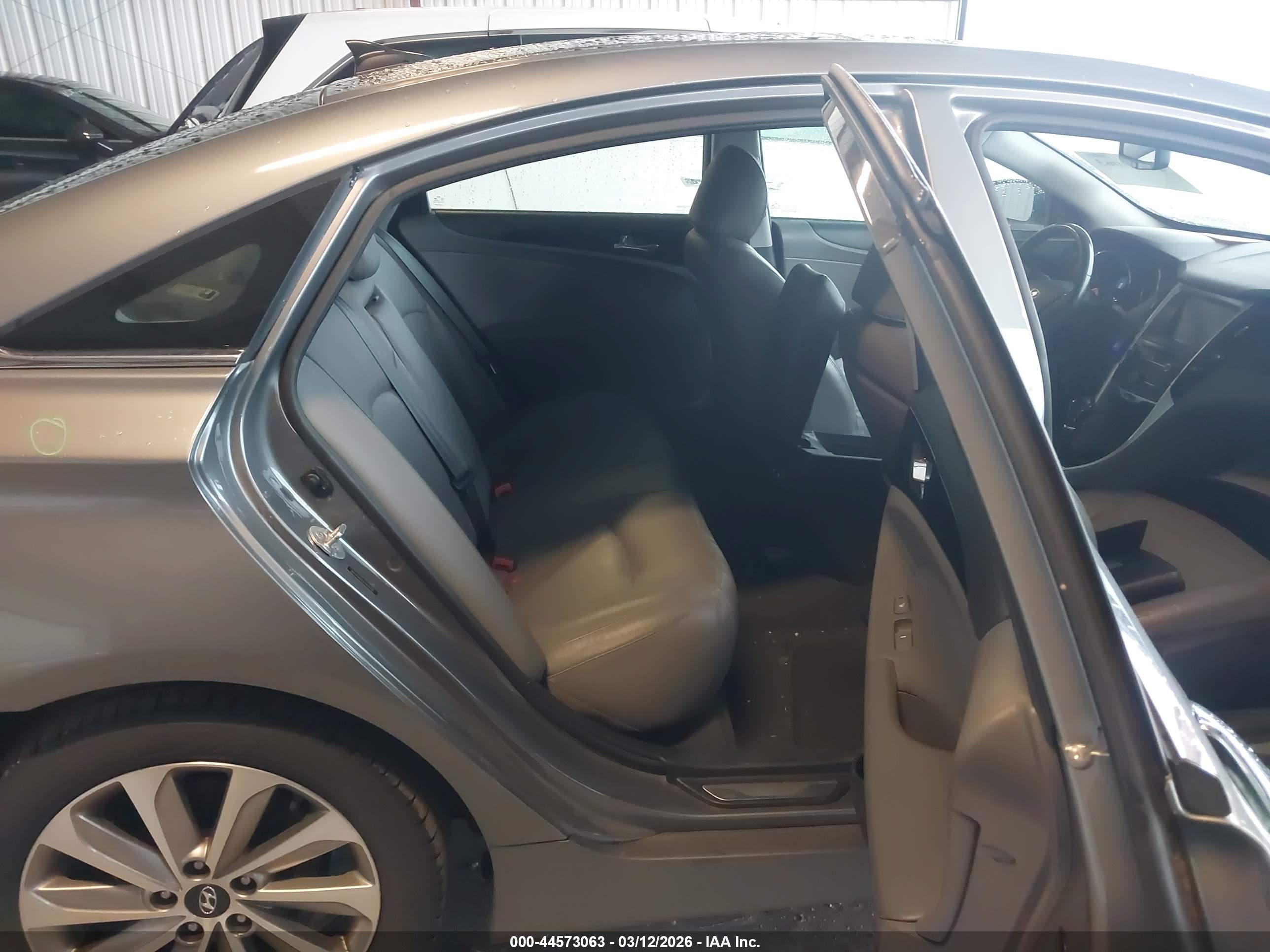 HYUNDAI SONATA image 8