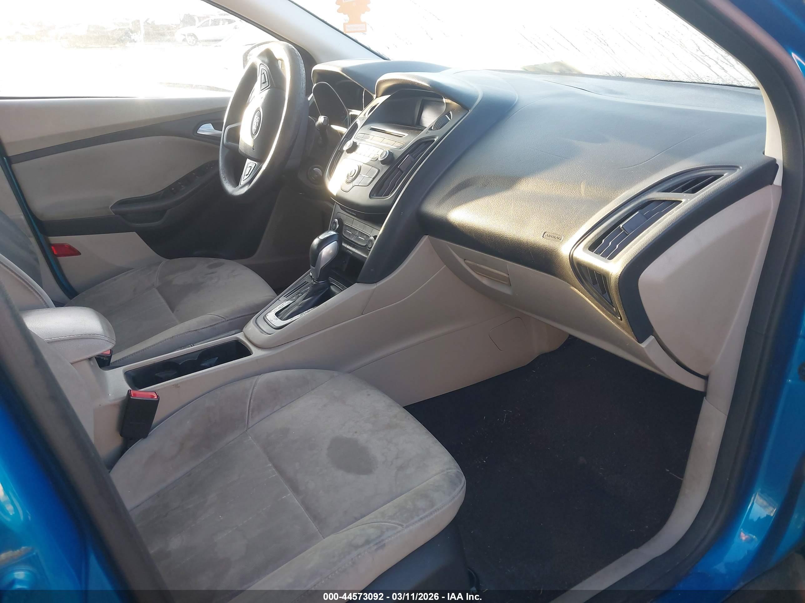 FORD FOCUS image 5