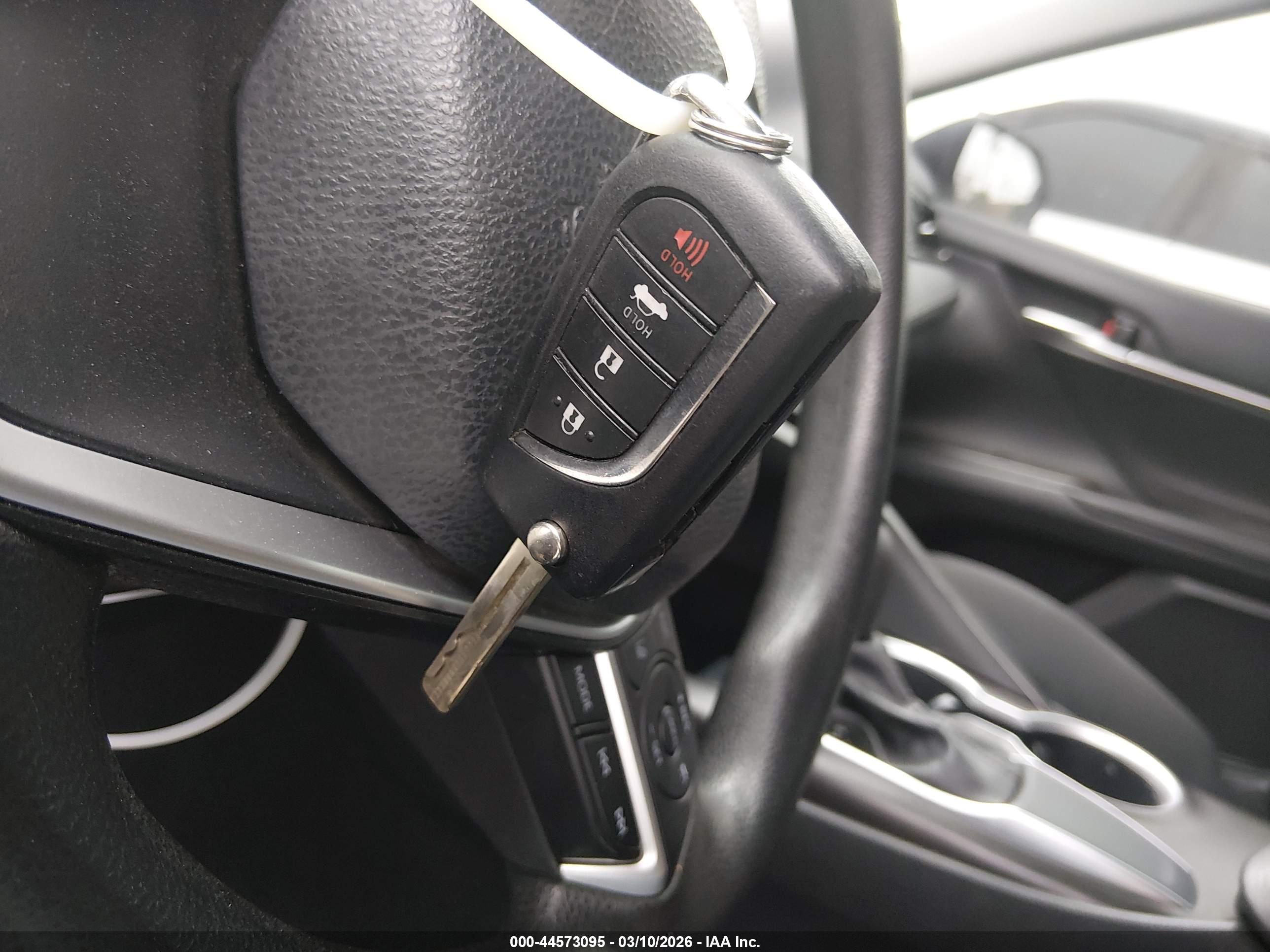 TOYOTA CAMRY image 11