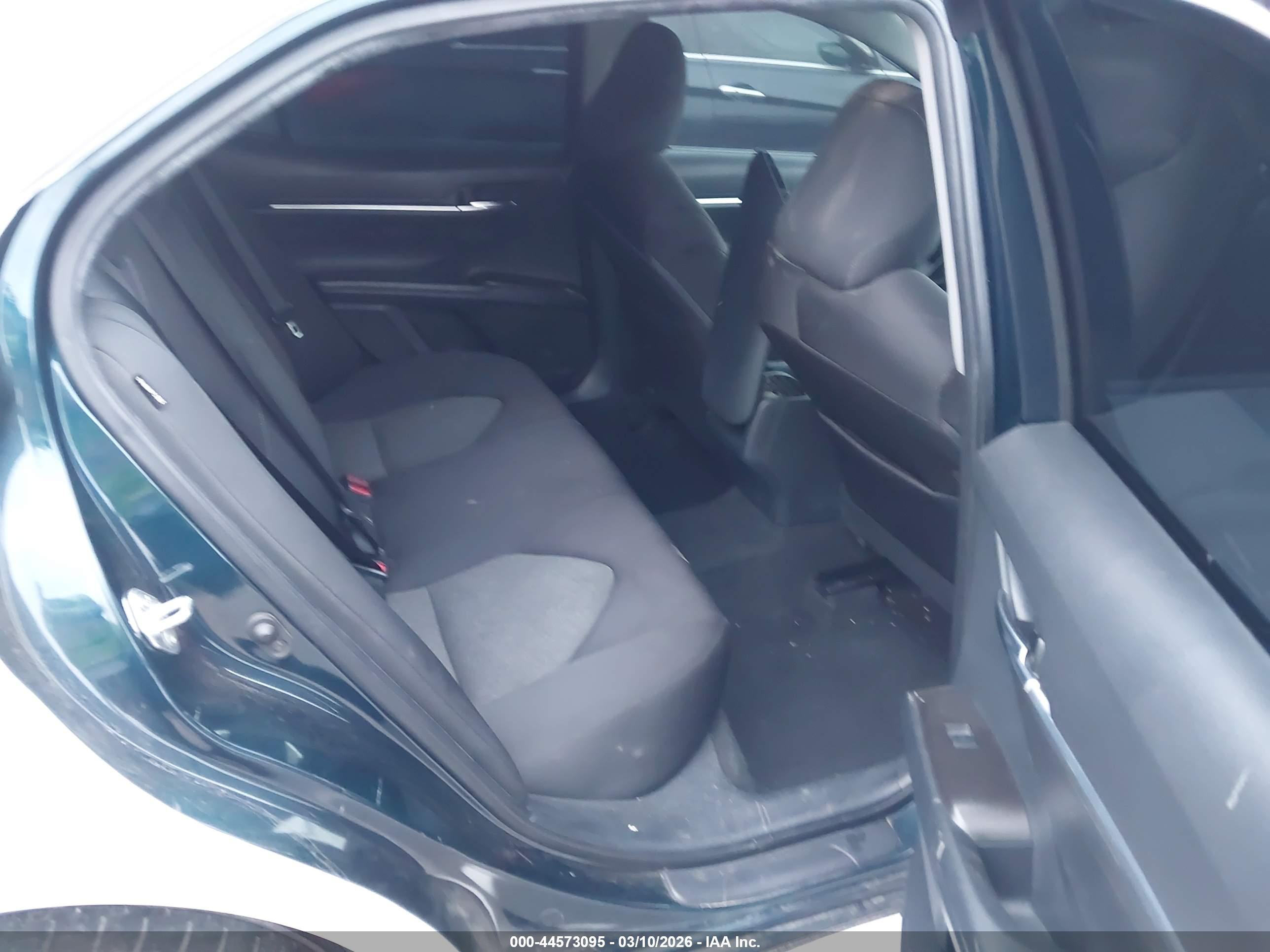 TOYOTA CAMRY image 8