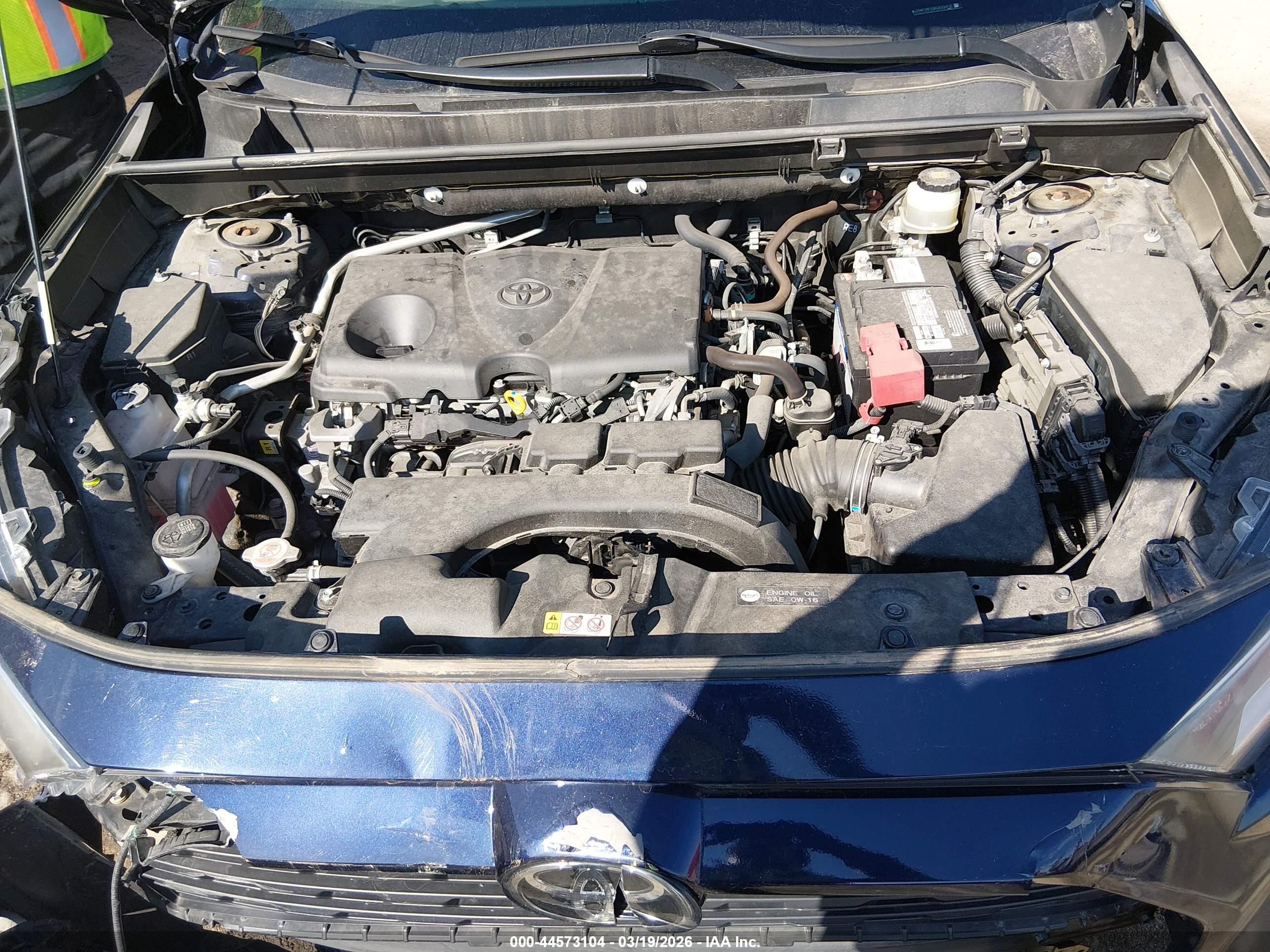 TOYOTA RAV4 image 10