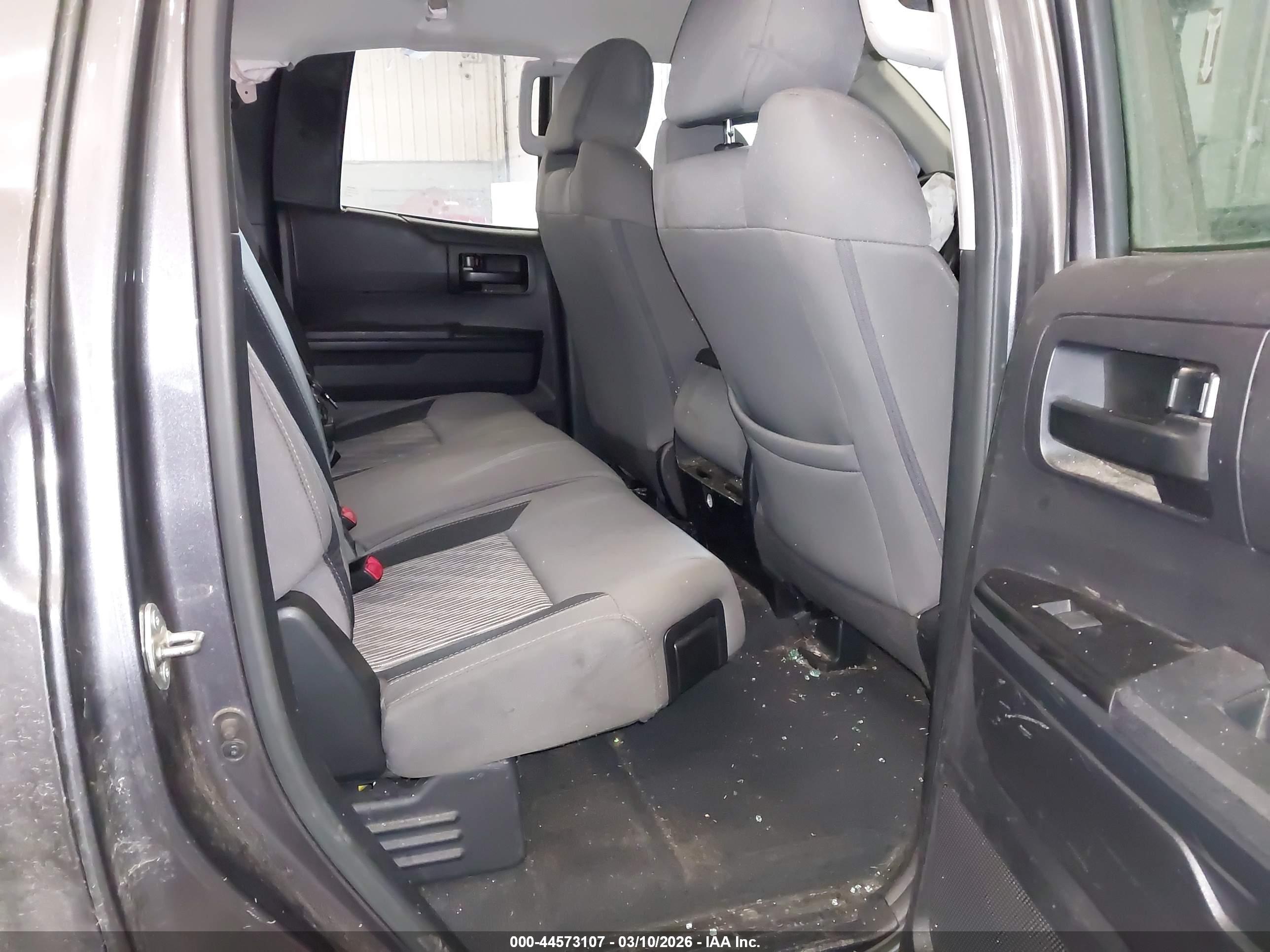 TOYOTA TUNDRA image 8
