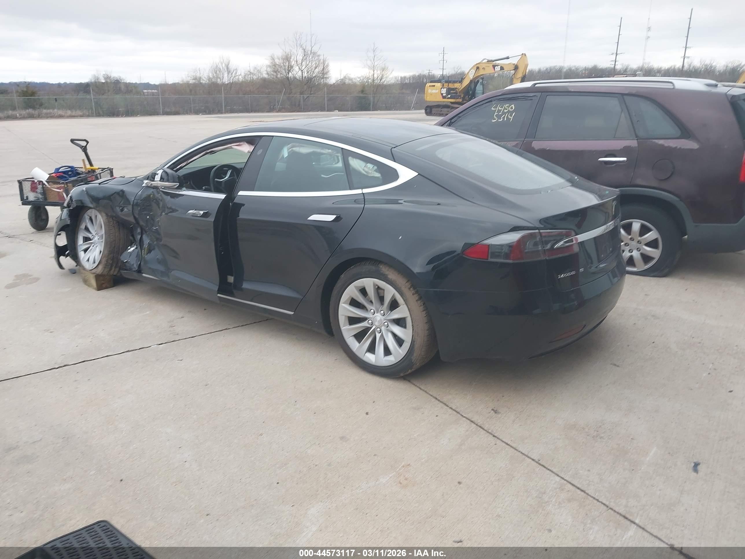 TESLA MODEL image 3