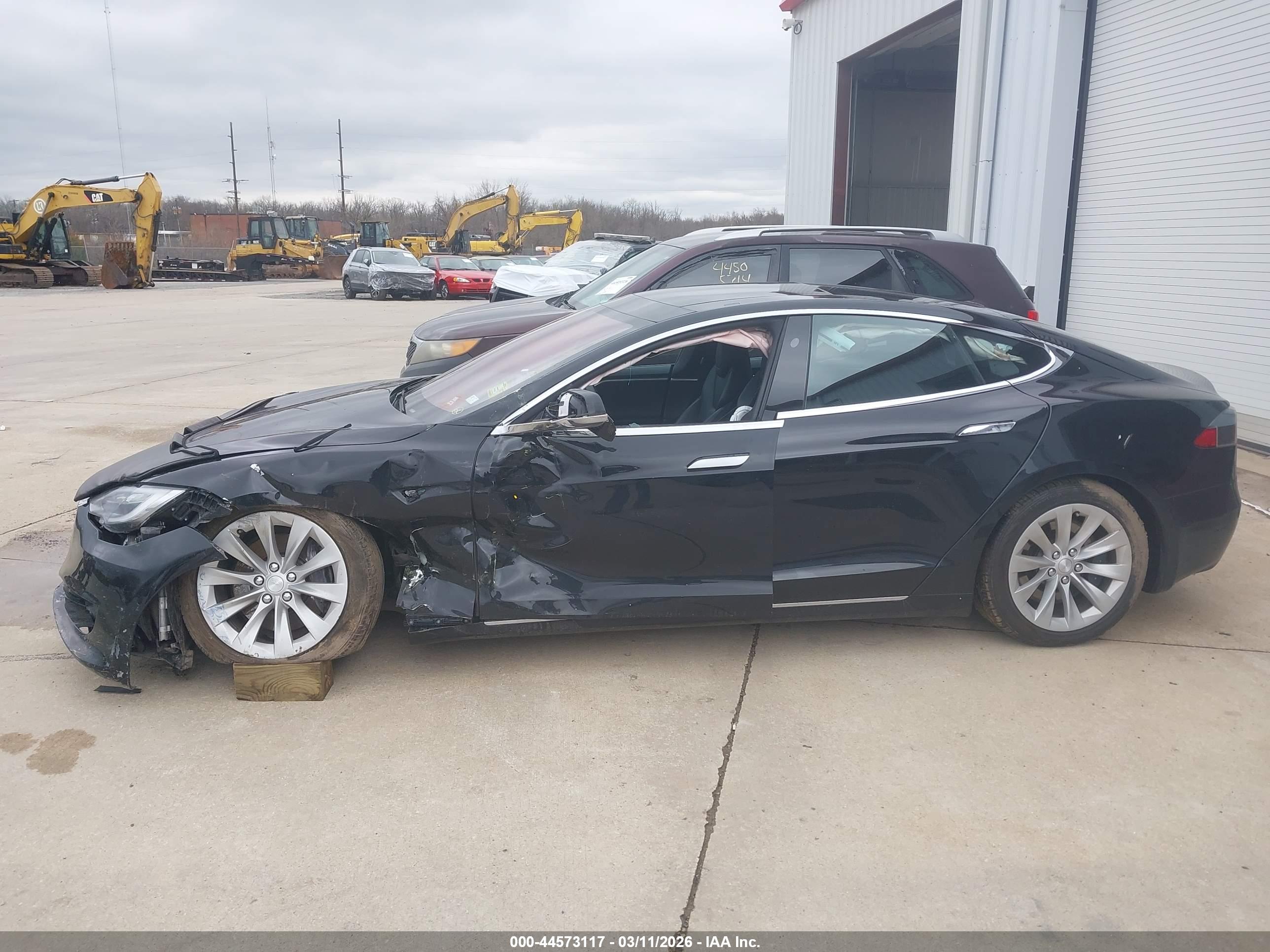 TESLA MODEL image 6