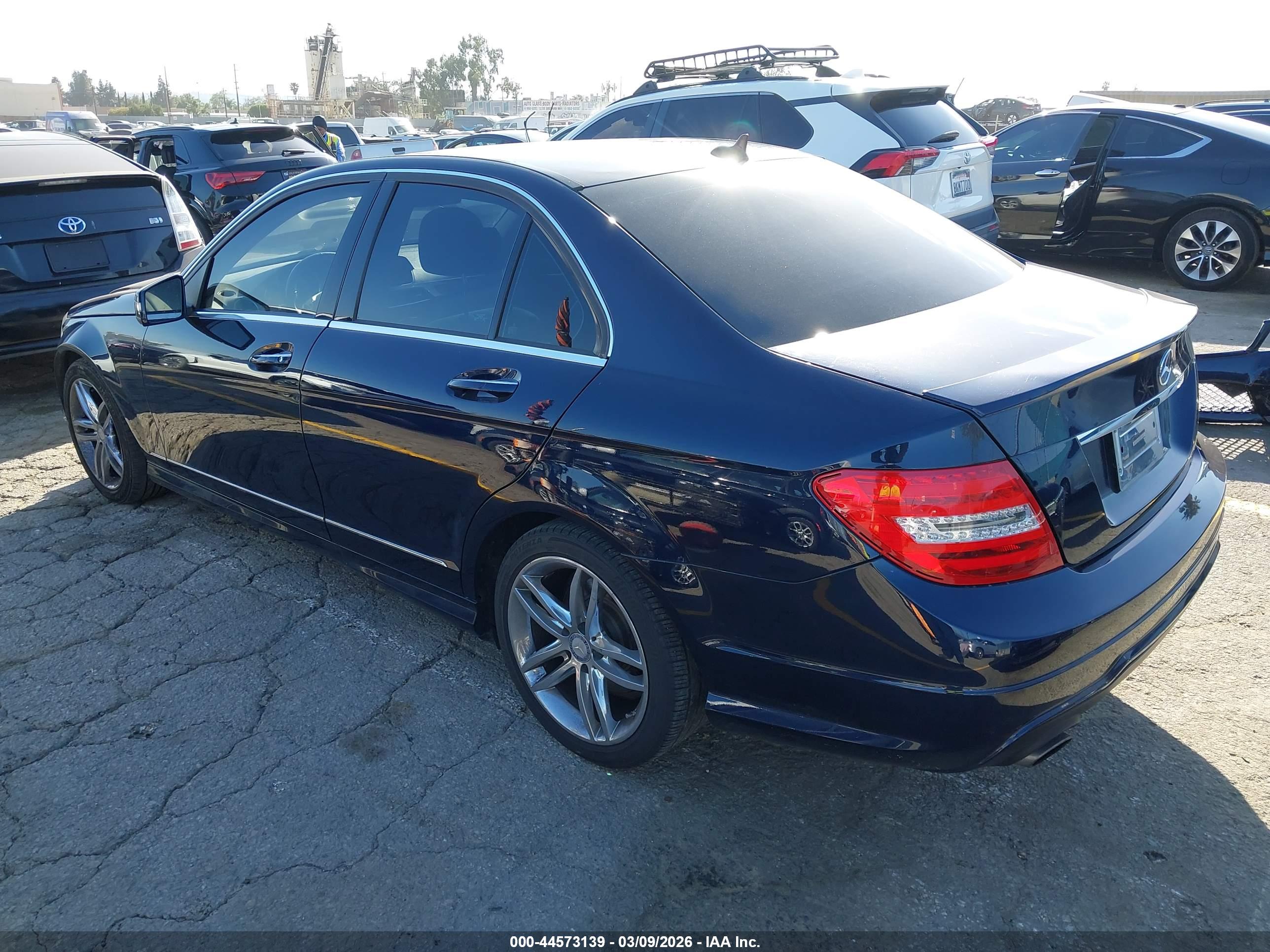 MERCEDES-BENZ C image 3