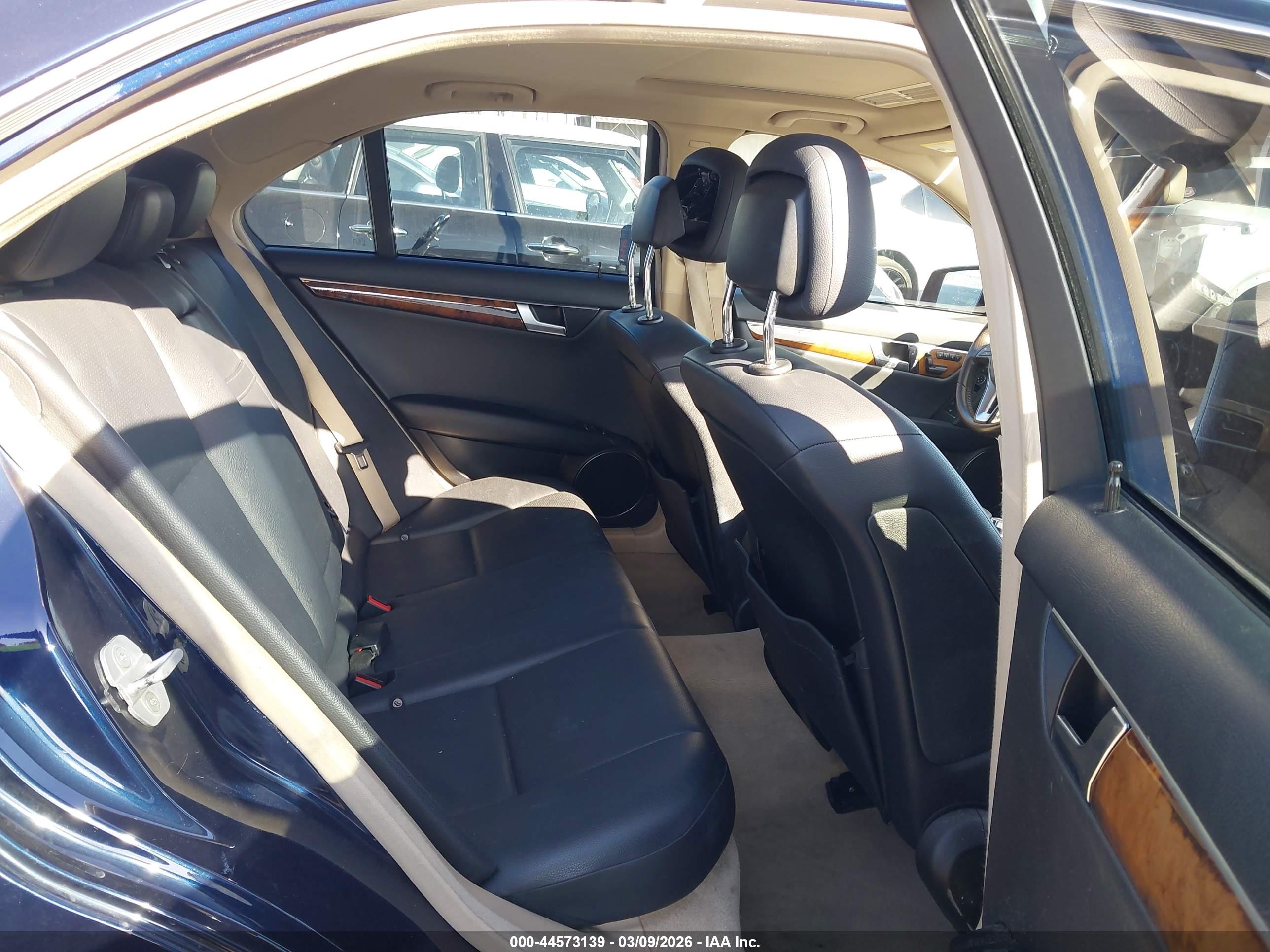MERCEDES-BENZ C image 8
