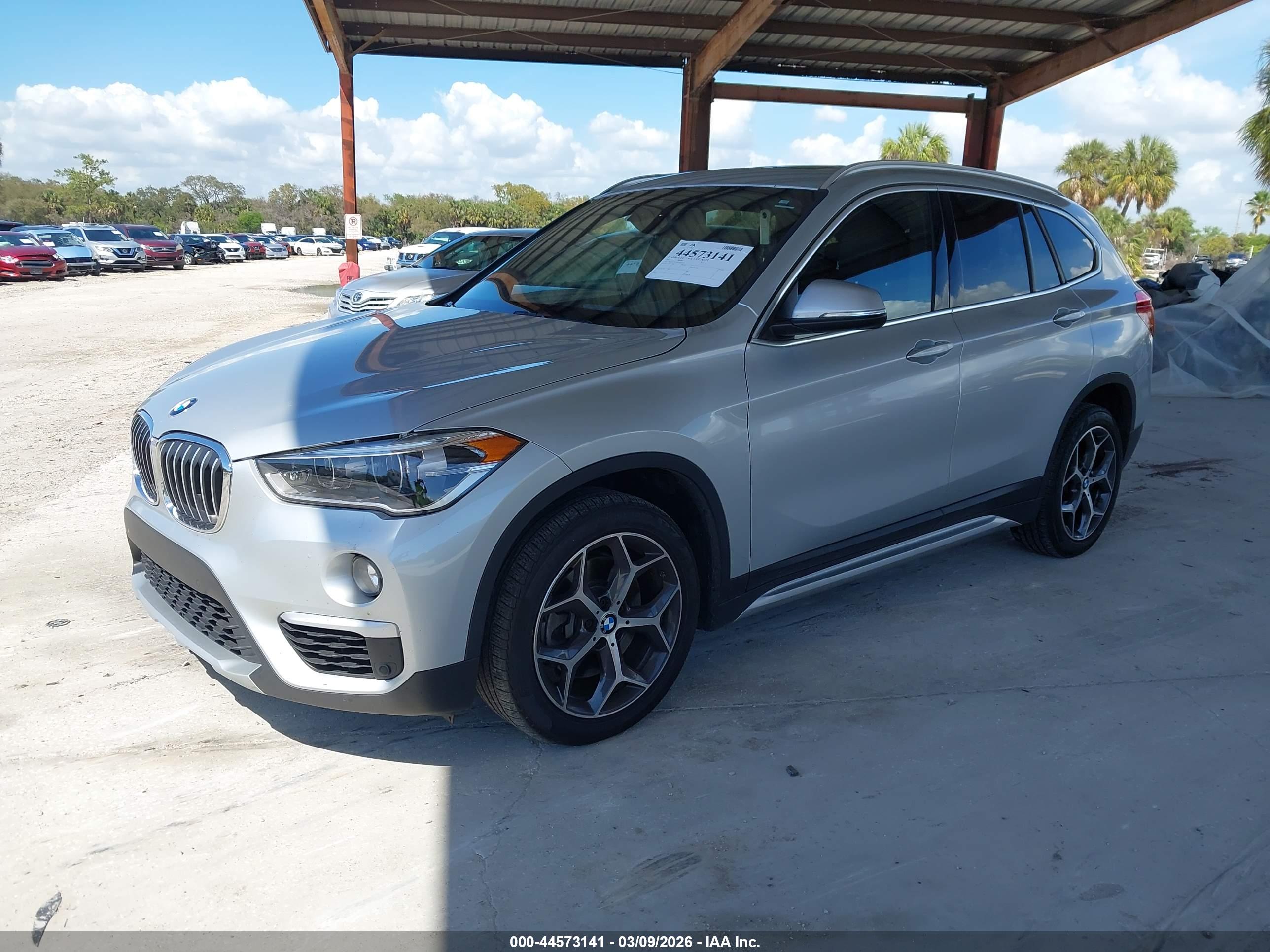 BMW X1 image 2