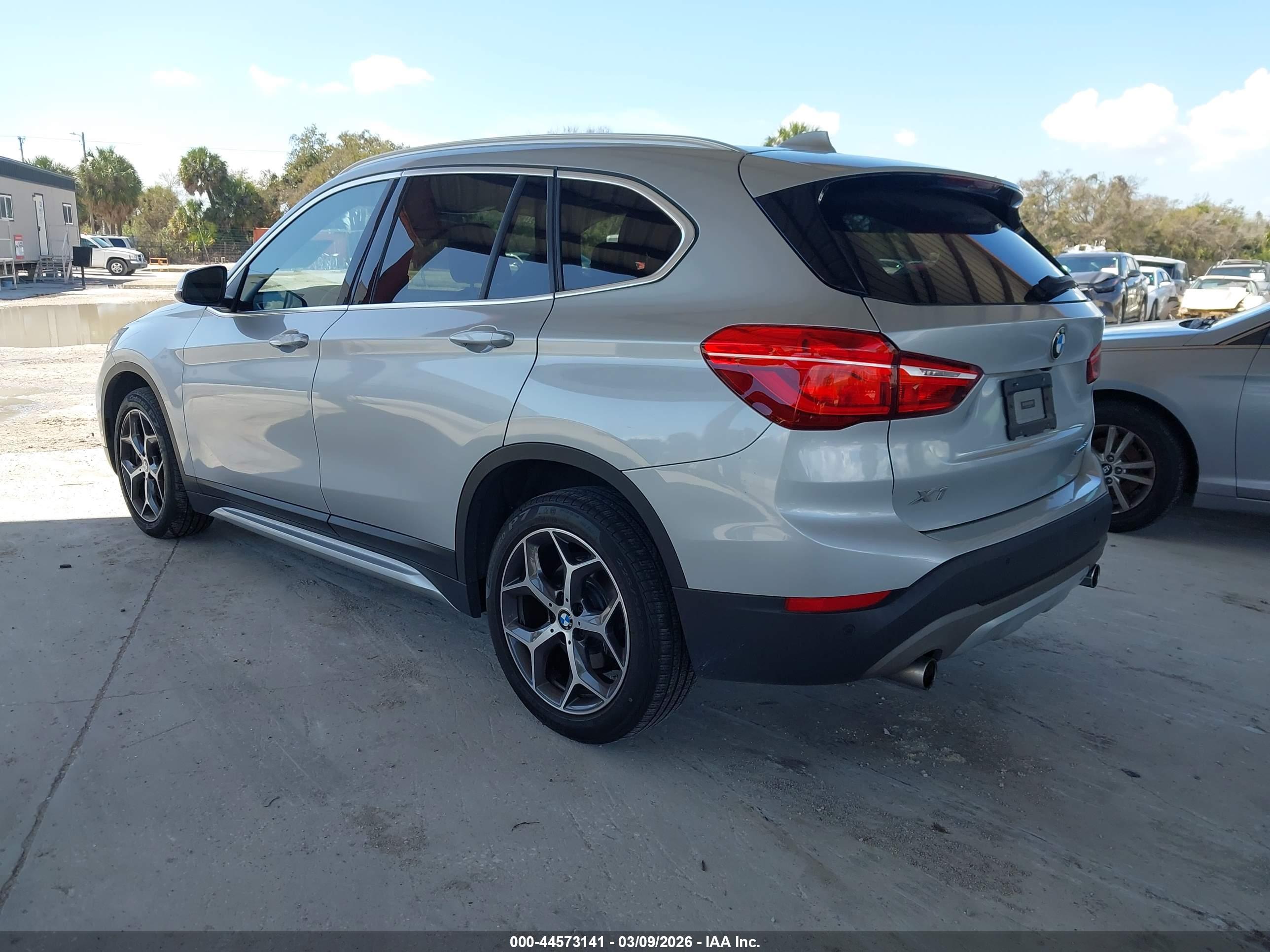 BMW X1 image 3