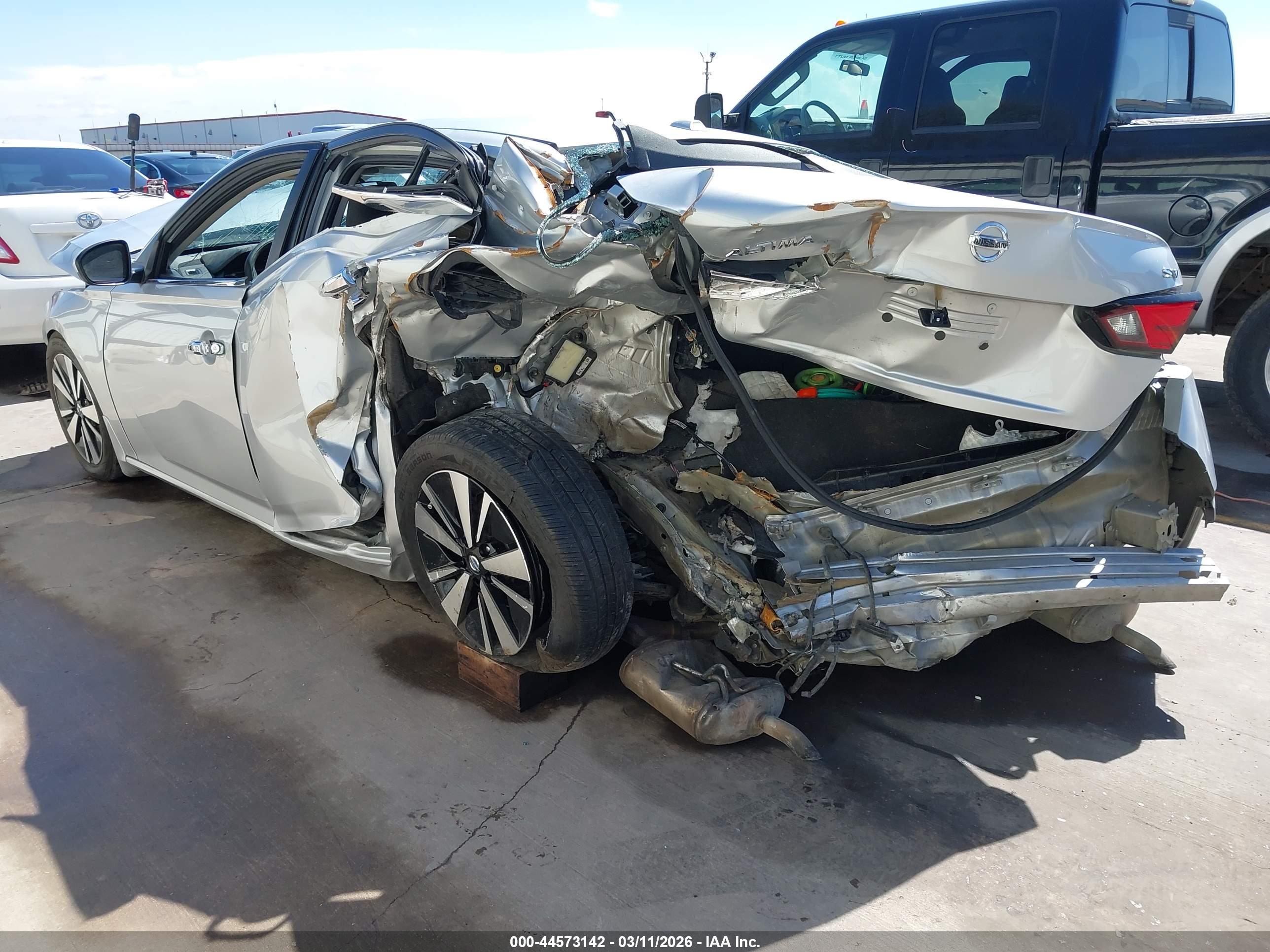 NISSAN ALTIMA image 3