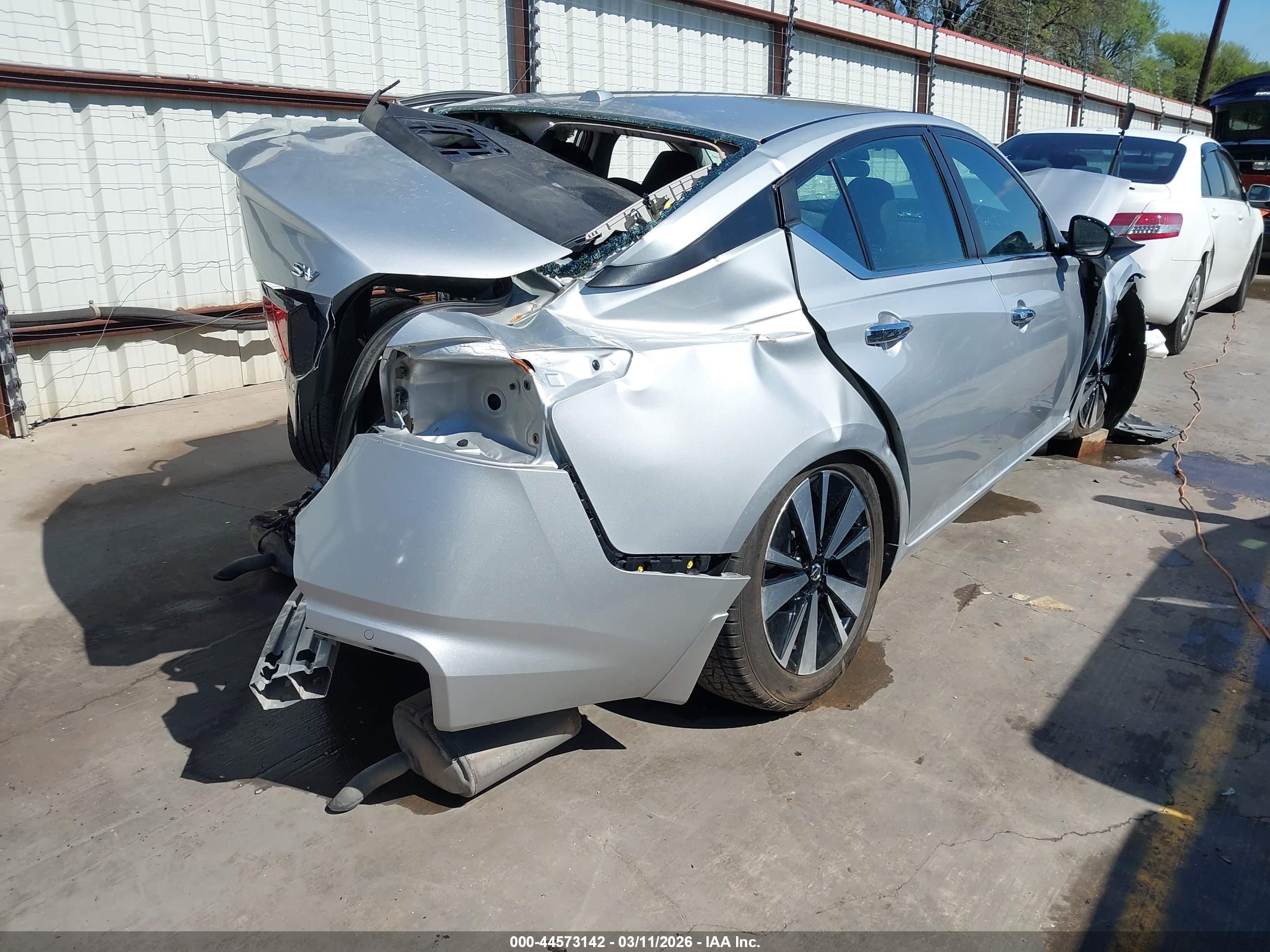 NISSAN ALTIMA image 4