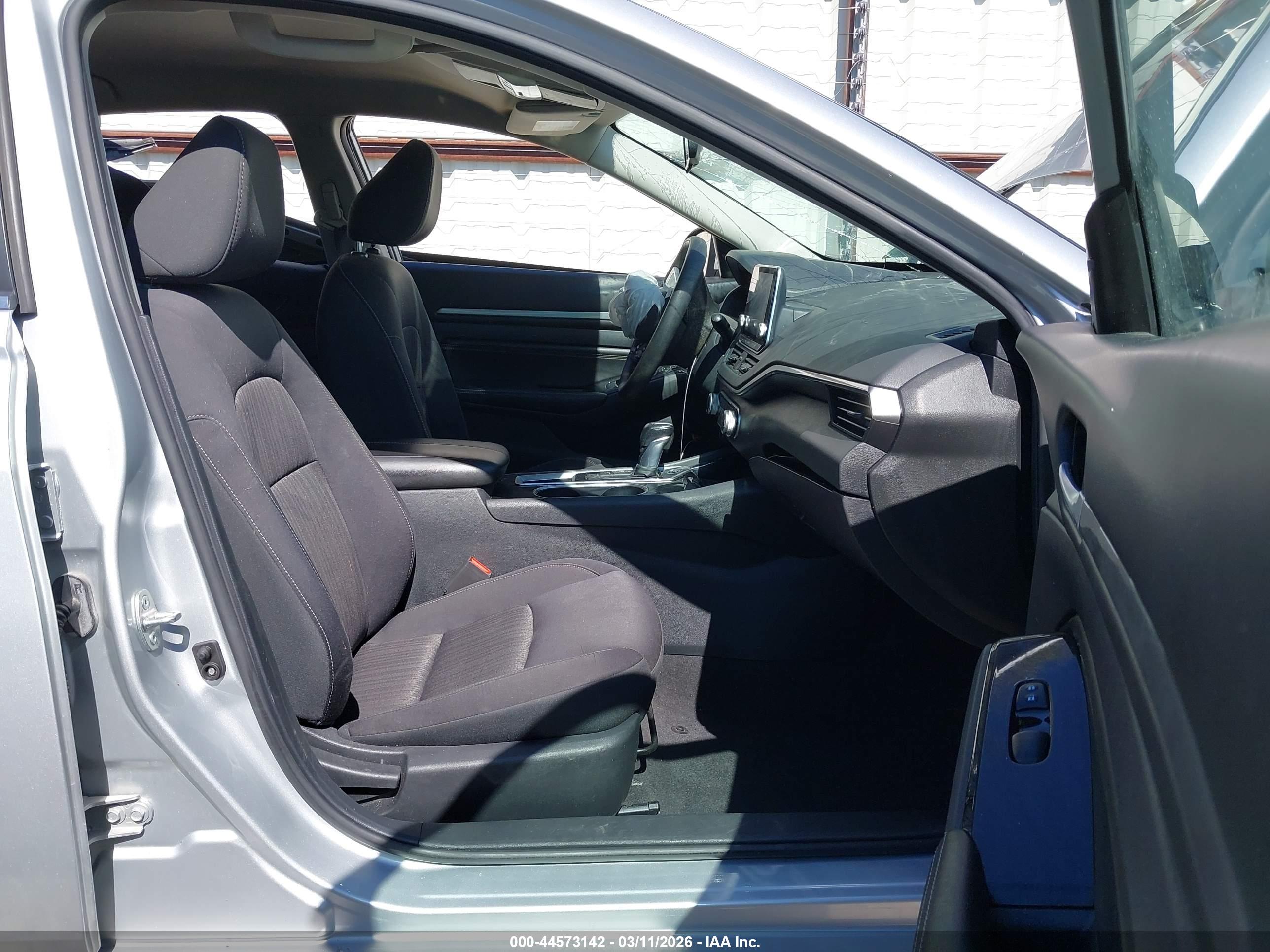 NISSAN ALTIMA image 5