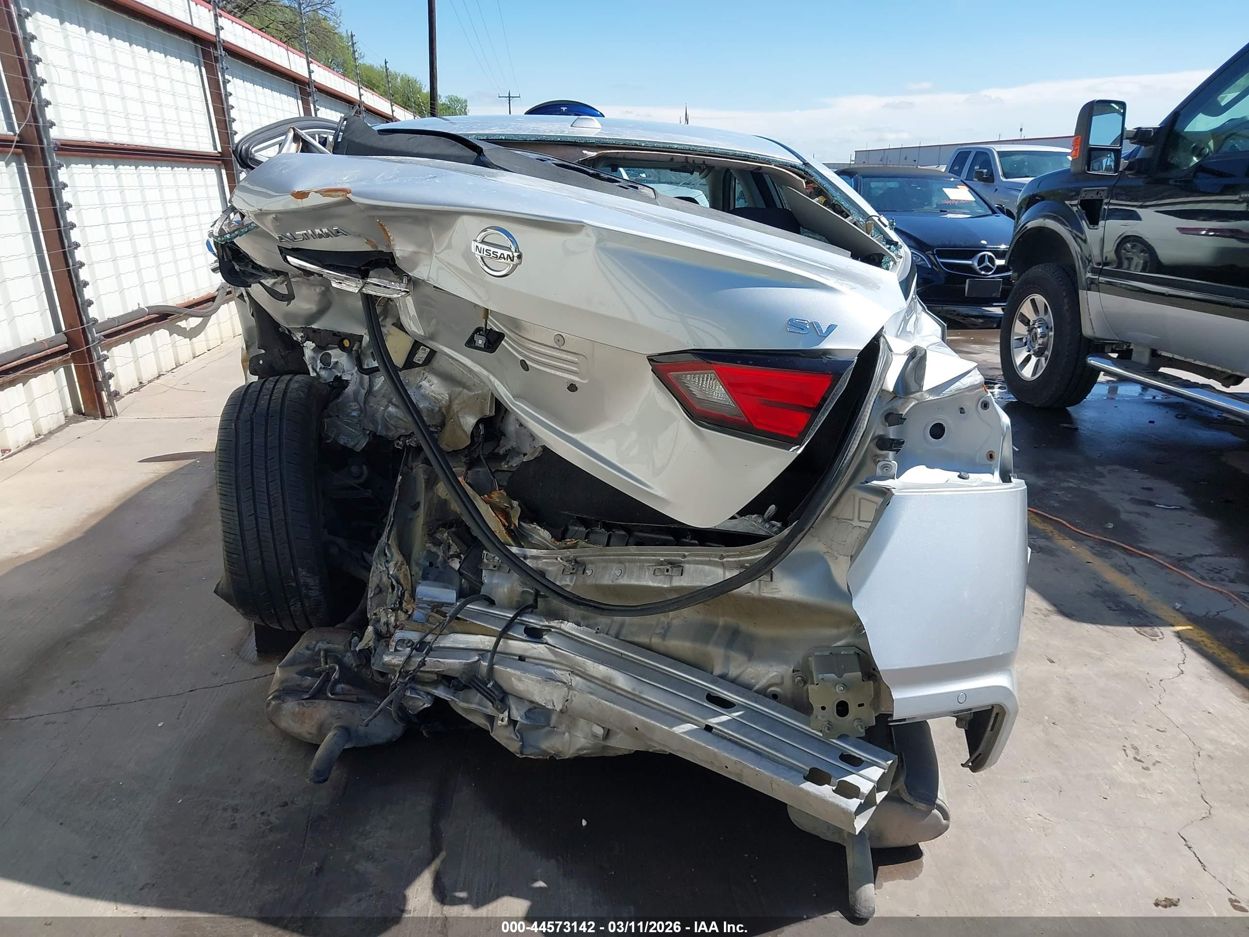 NISSAN ALTIMA image 6