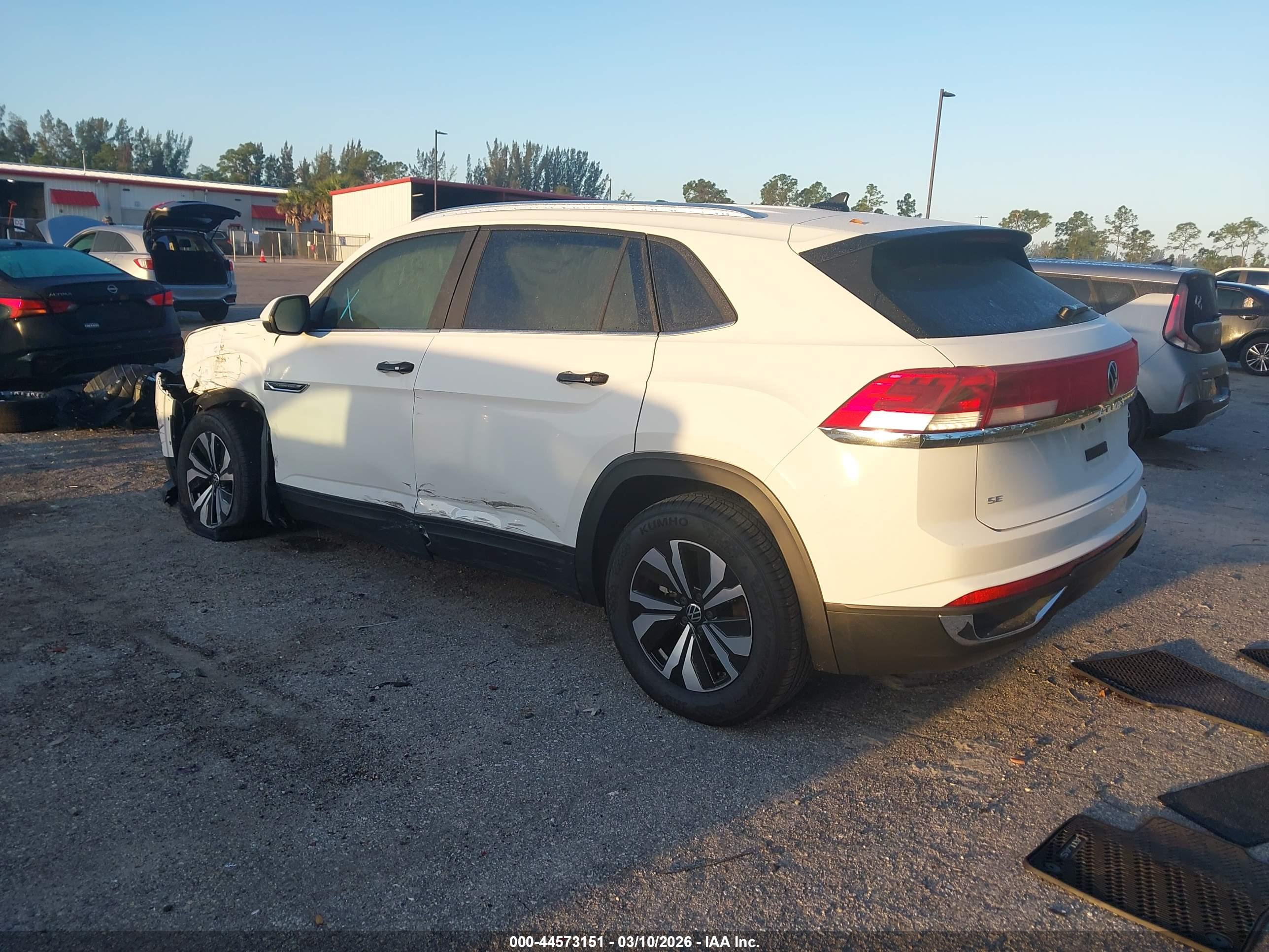 VOLKSWAGEN ATLAS image 3