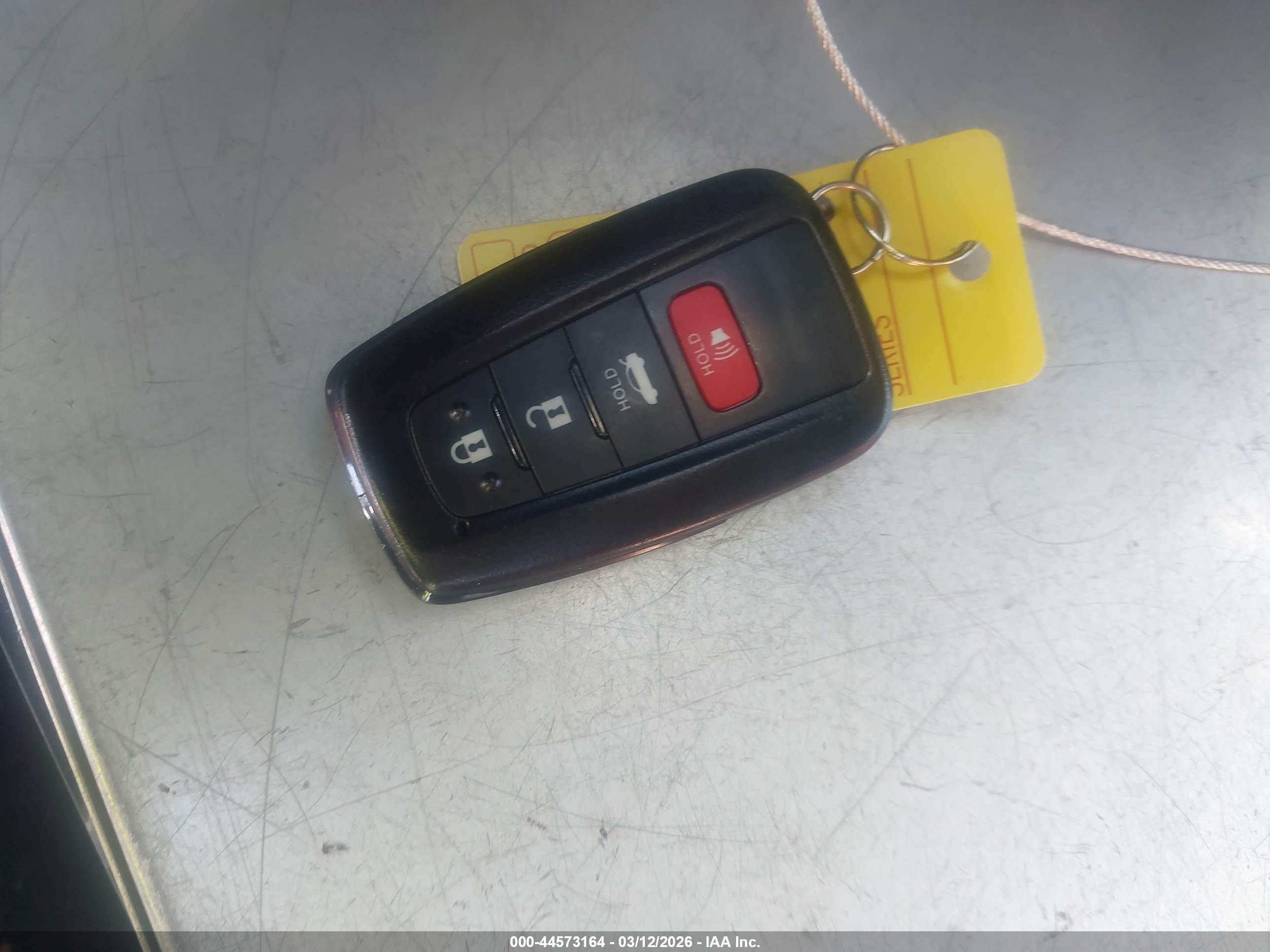 TOYOTA CAMRY image 11