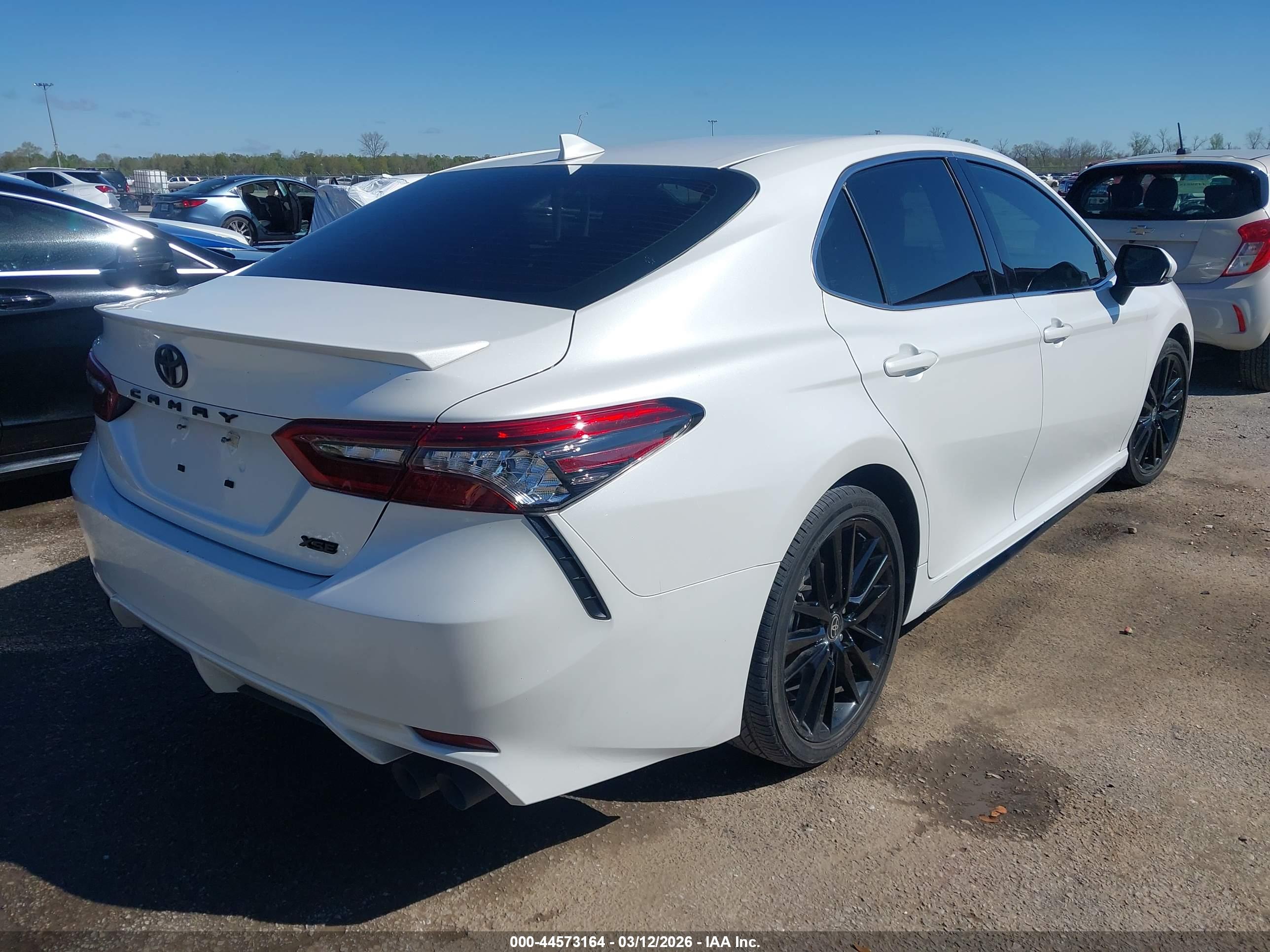 TOYOTA CAMRY image 4
