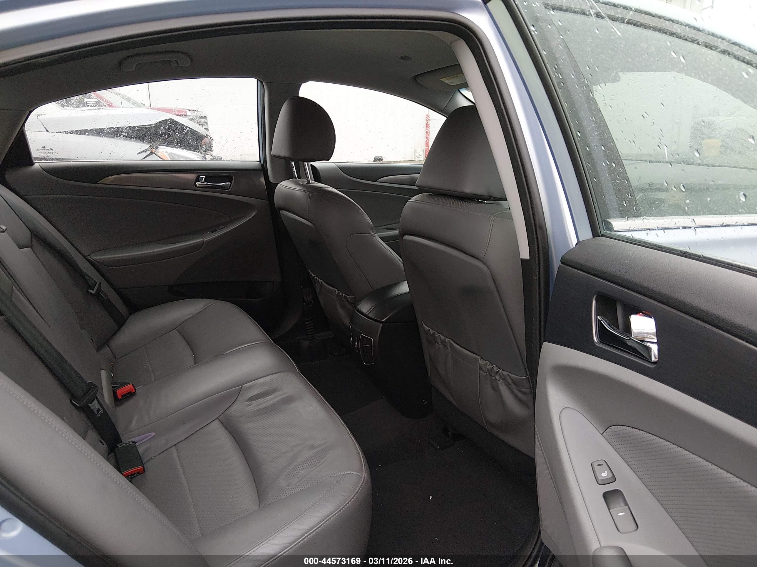 HYUNDAI SONATA image 8