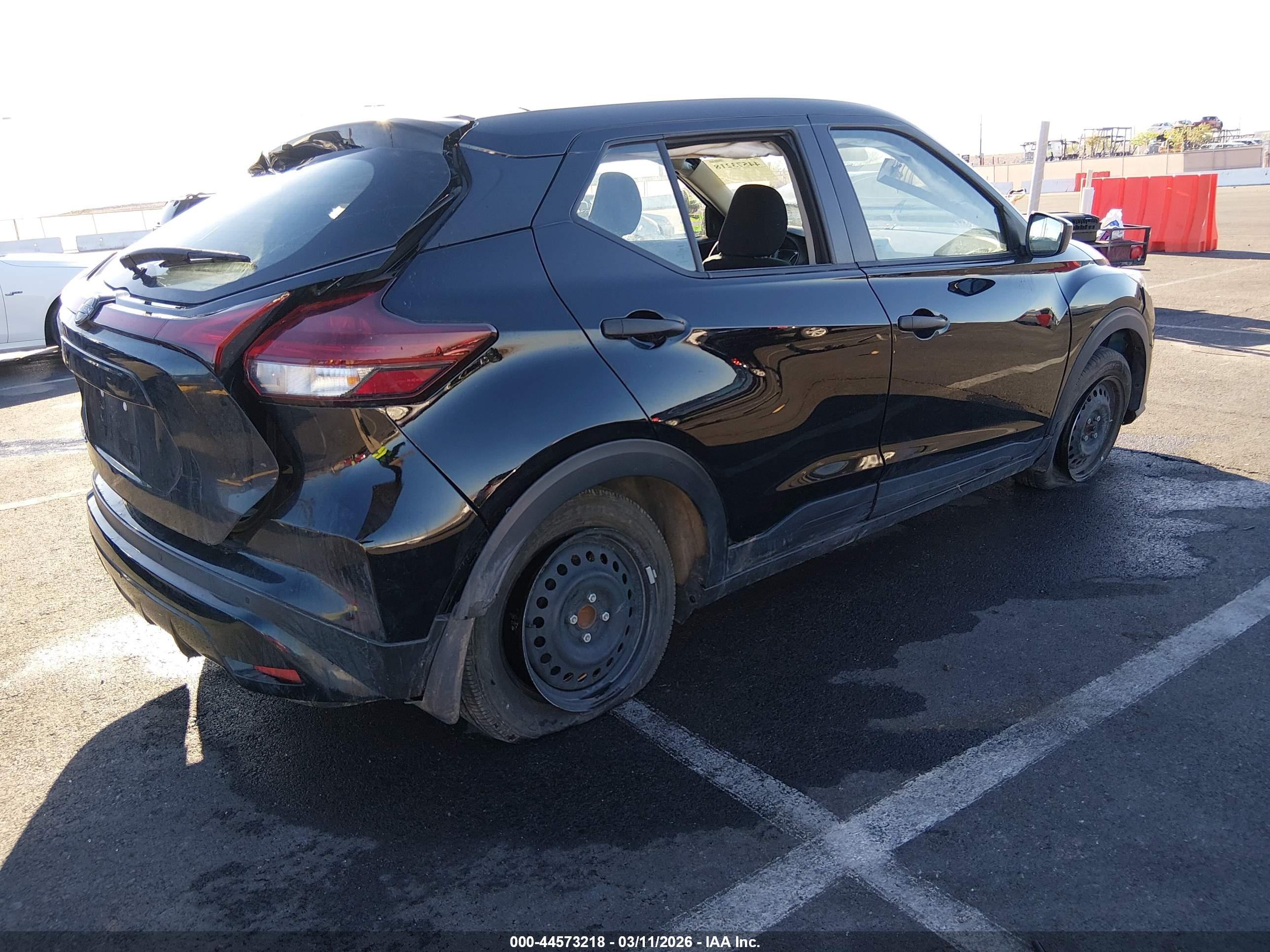 NISSAN KICKS image 4