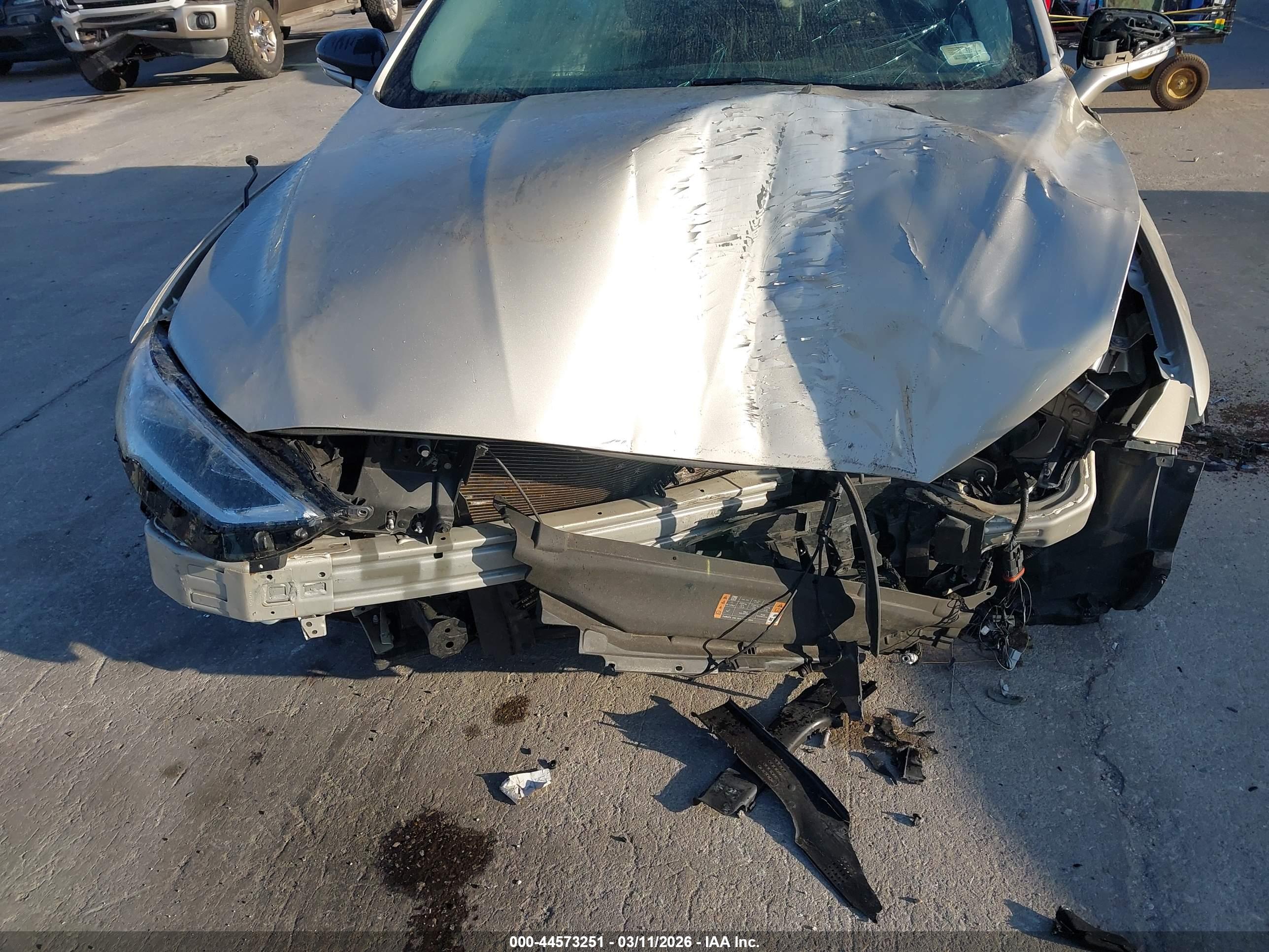 FORD FUSION image 6