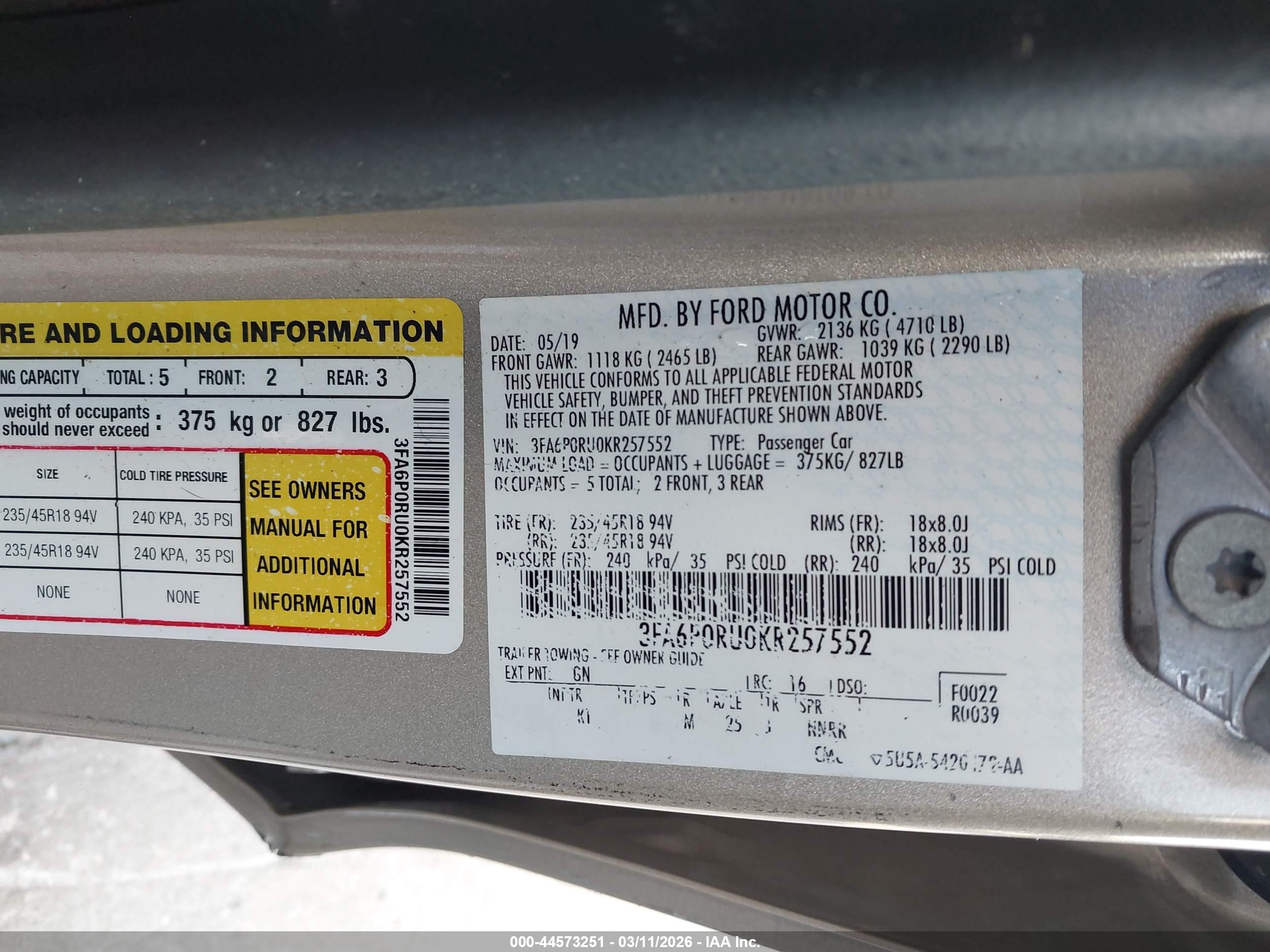 FORD FUSION image 9