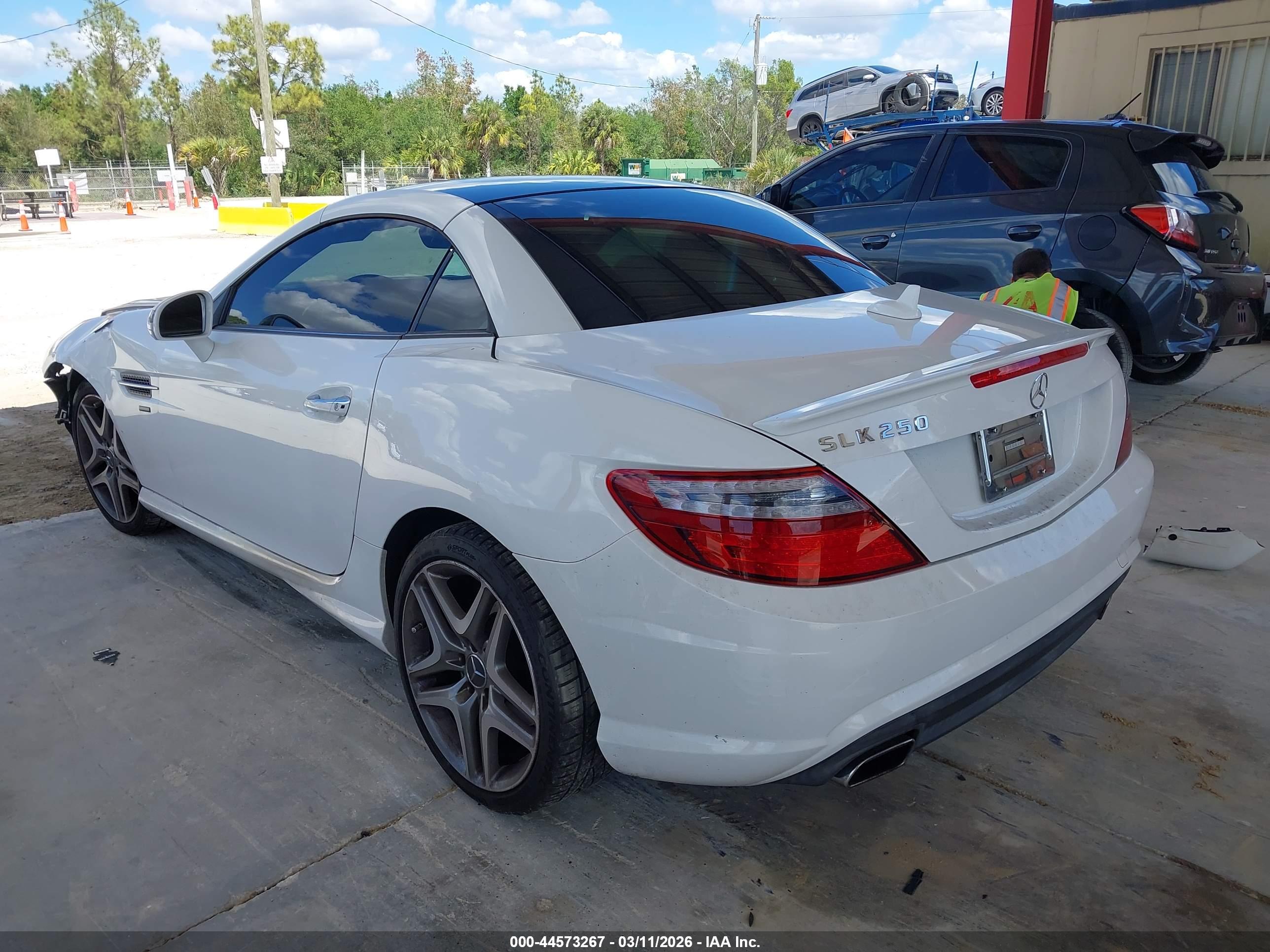 MERCEDES-BENZ SLK image 3