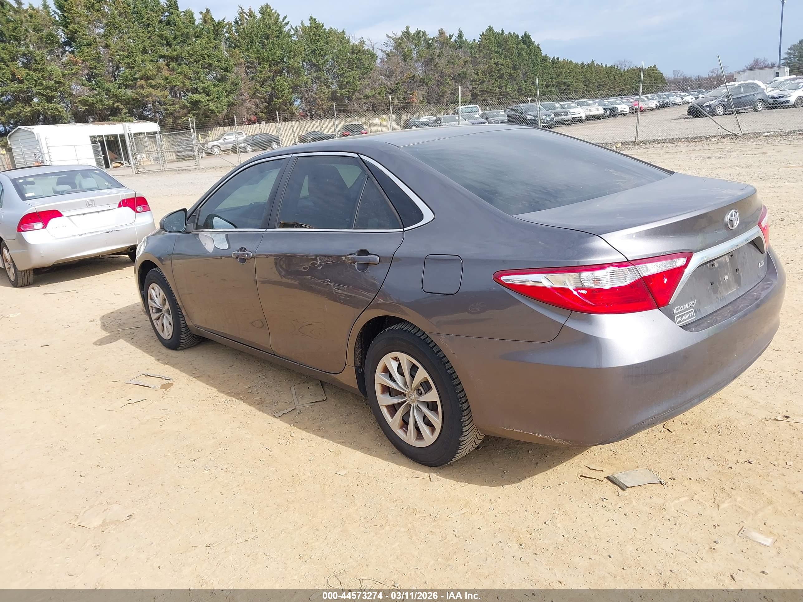 TOYOTA CAMRY image 3