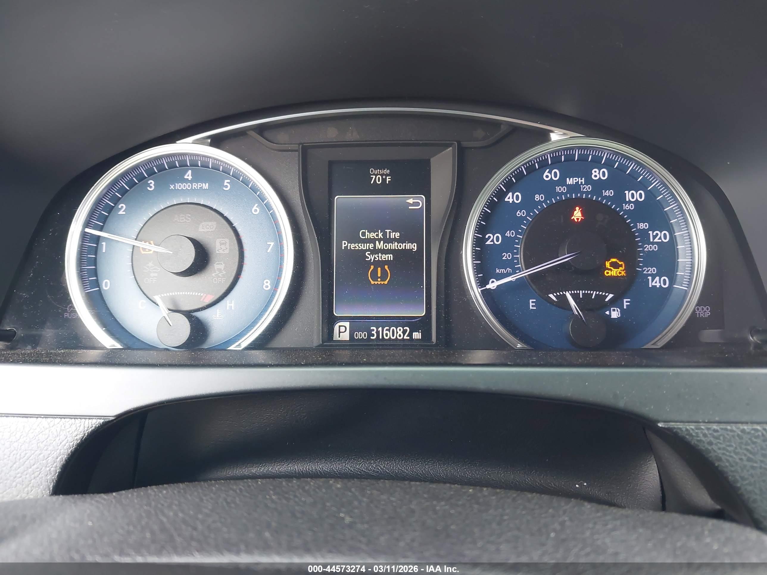 TOYOTA CAMRY image 7
