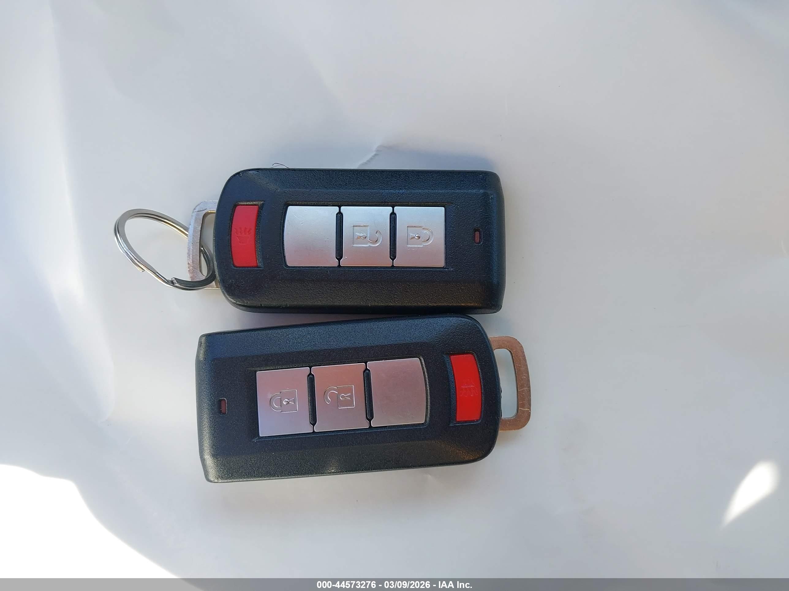 MITSUBISHI OUTLANDER image 11
