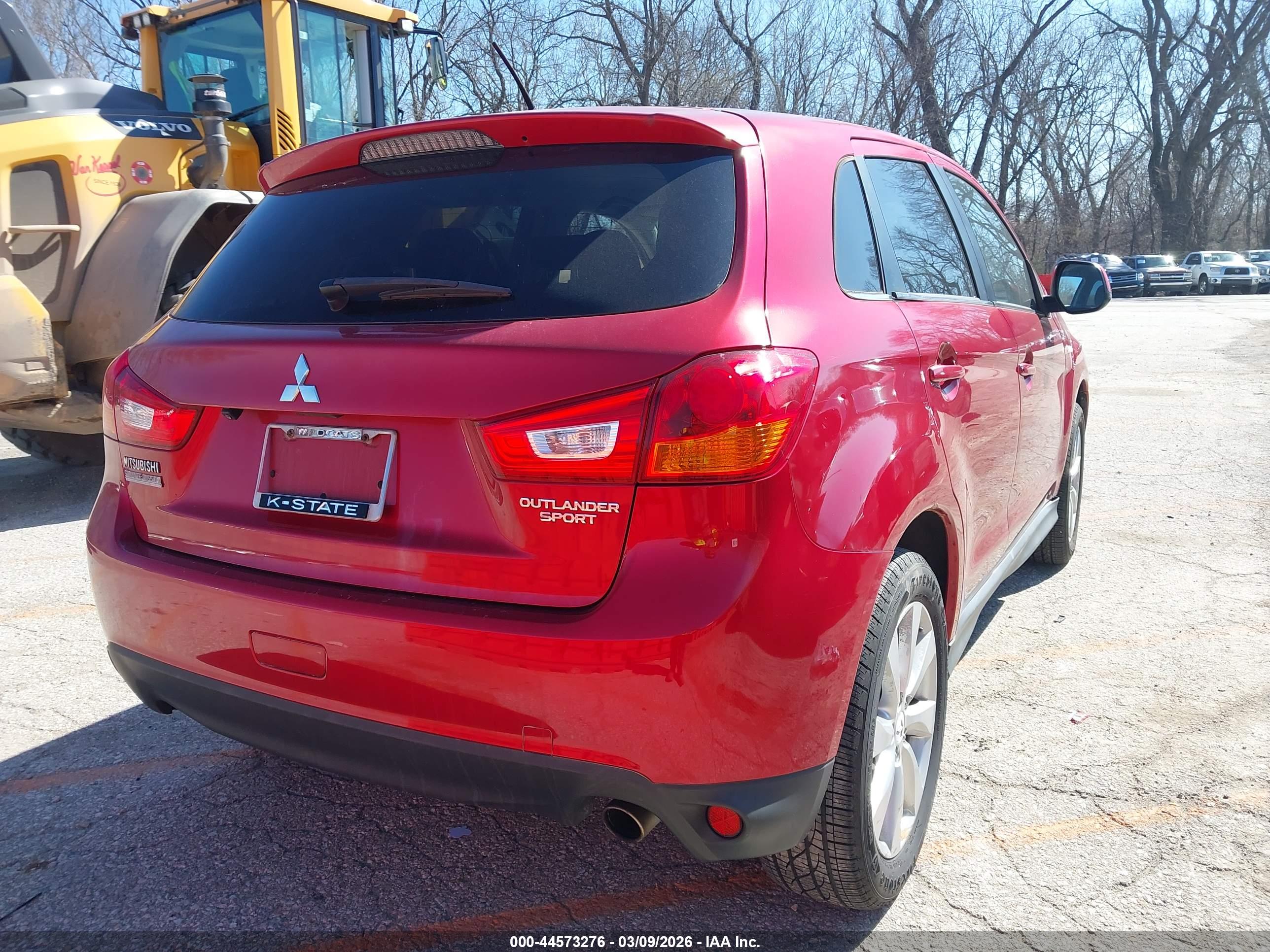 MITSUBISHI OUTLANDER image 4