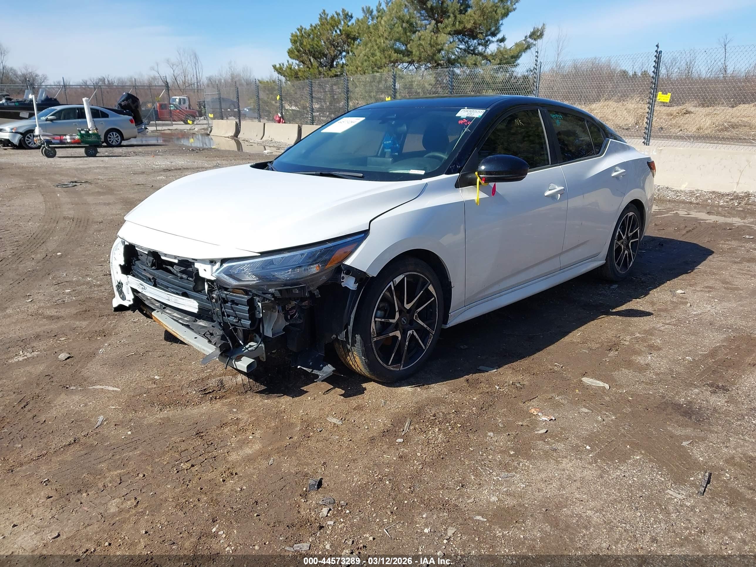 NISSAN SENTRA image 2