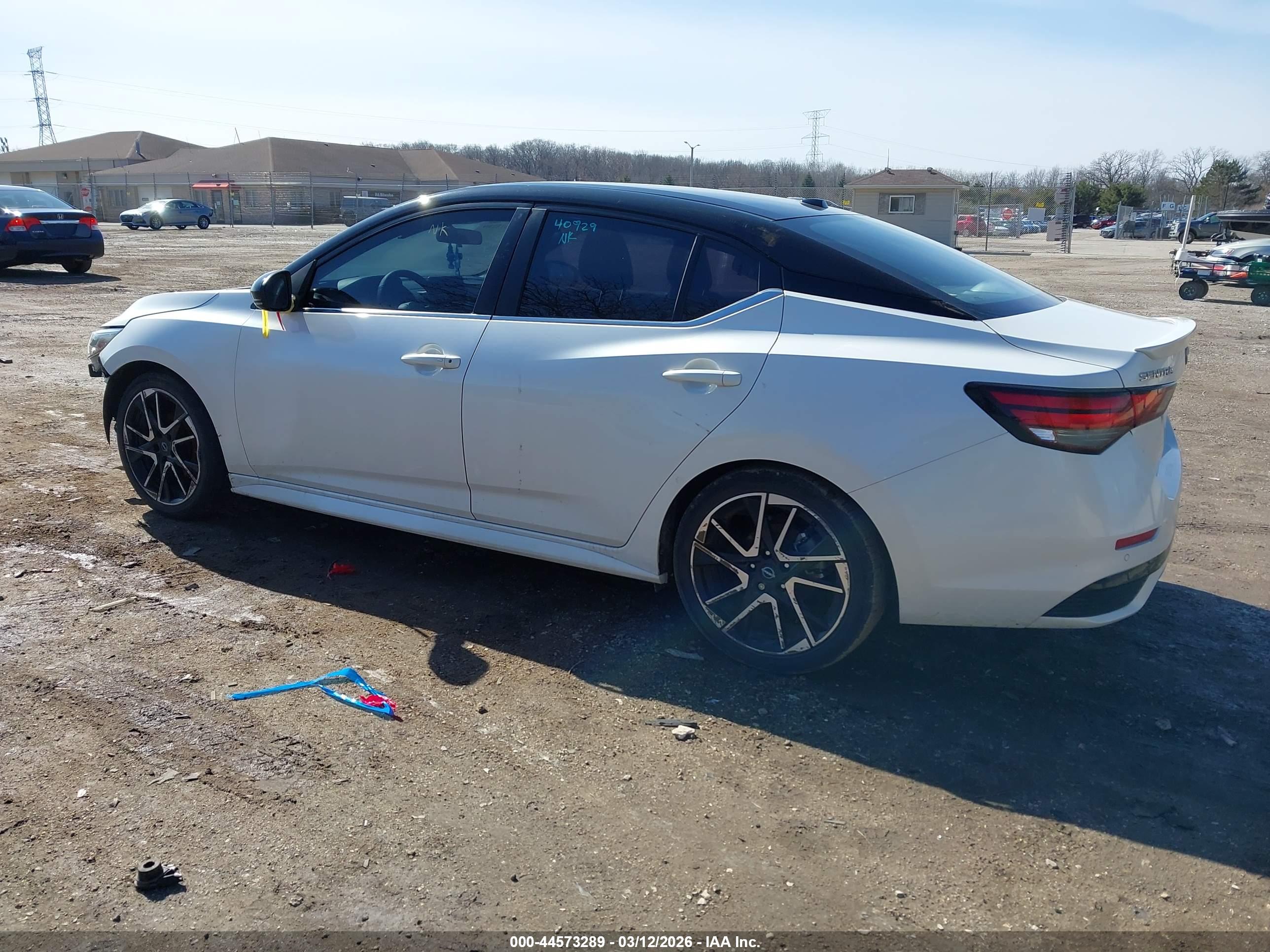 NISSAN SENTRA image 3