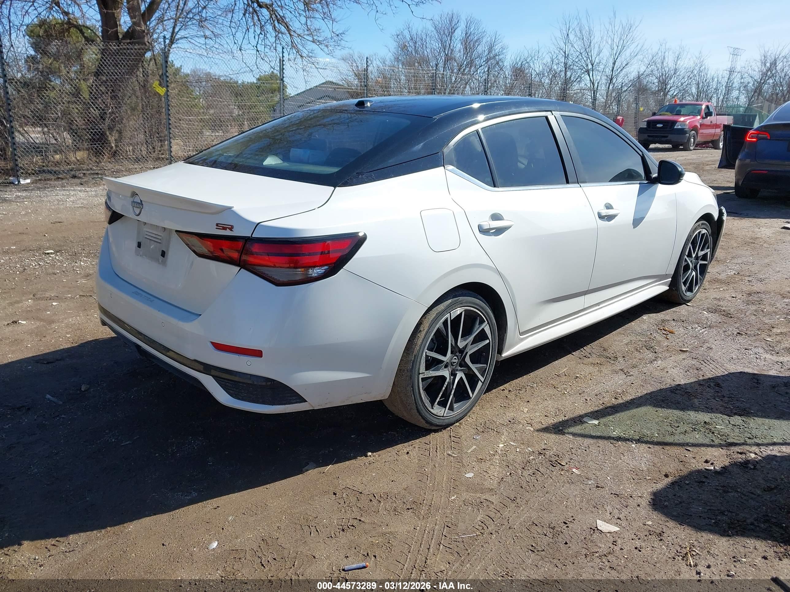 NISSAN SENTRA image 4