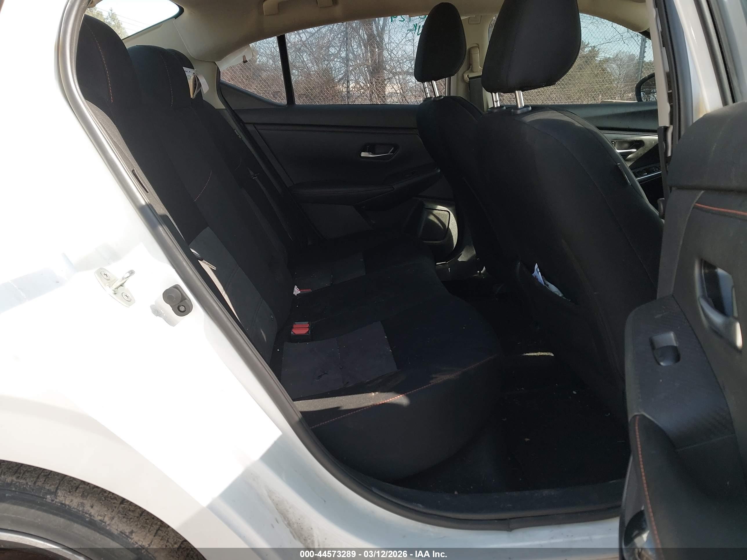 NISSAN SENTRA image 8