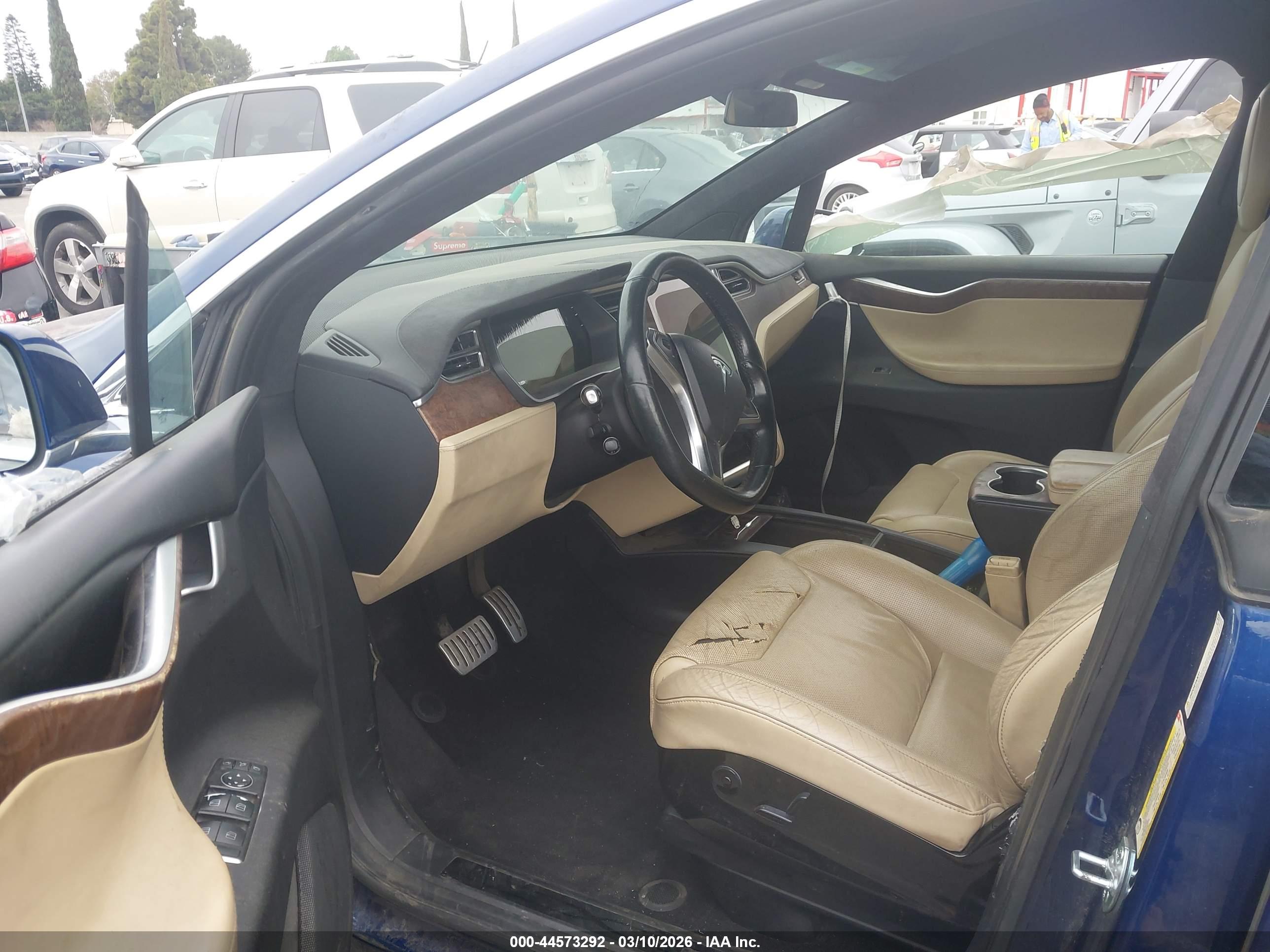 TESLA MODEL image 5