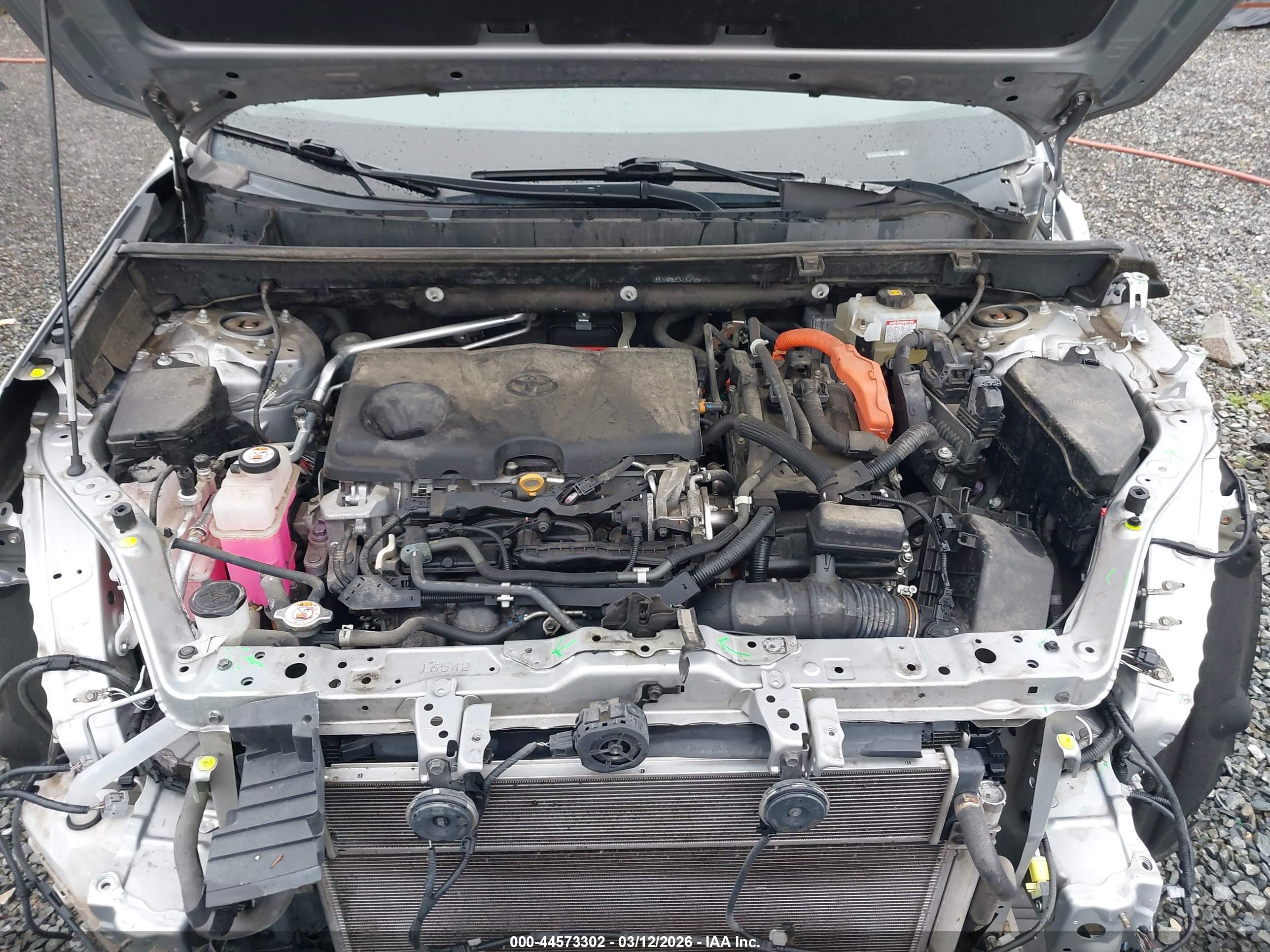 TOYOTA RAV4 image 10
