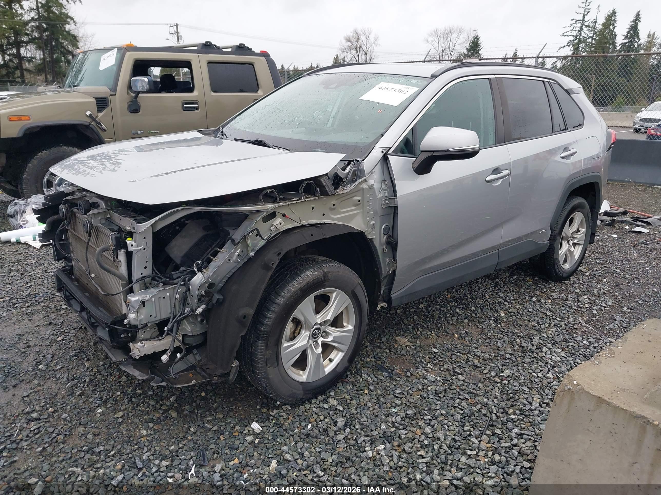 TOYOTA RAV4 image 2