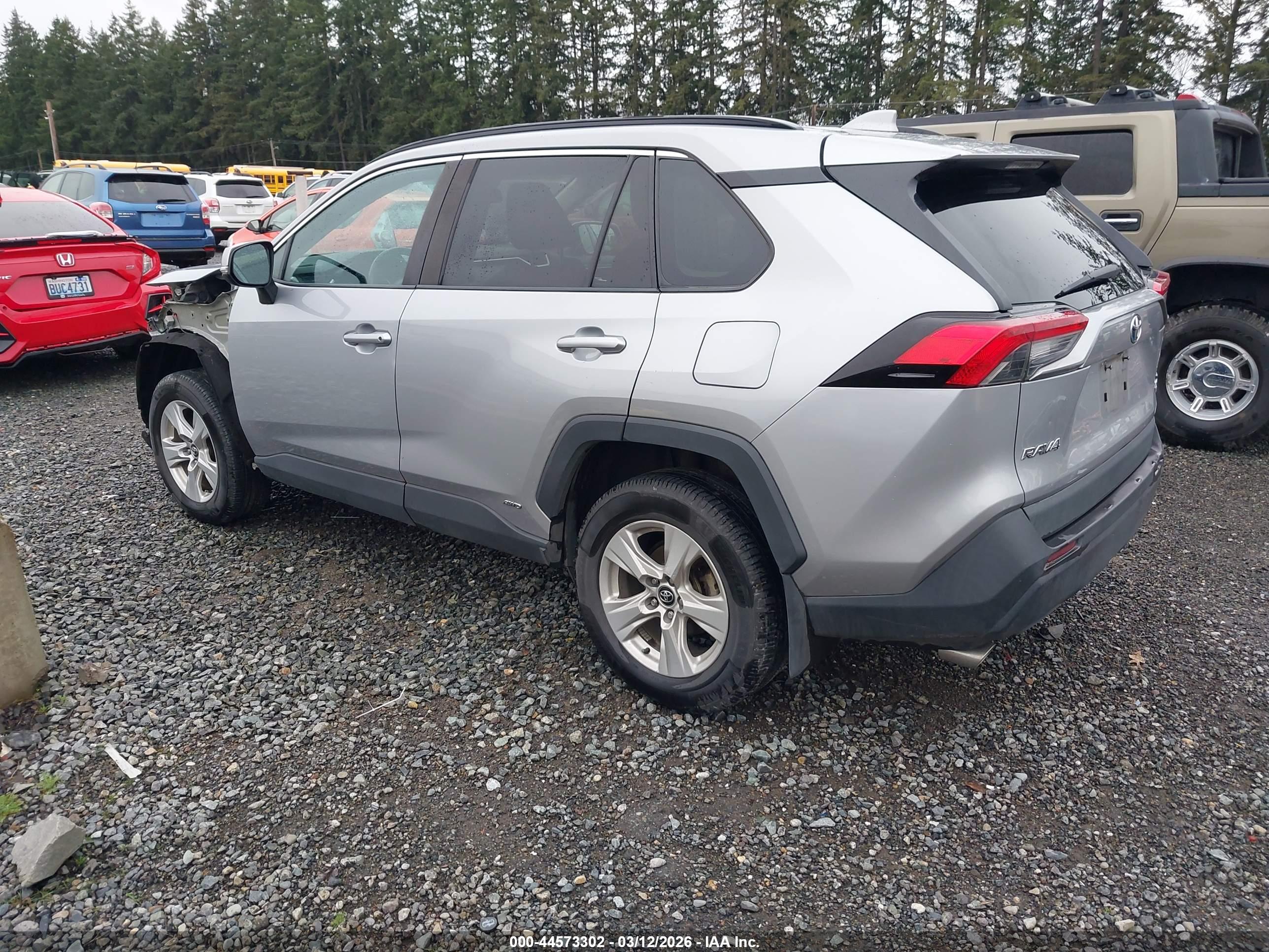 TOYOTA RAV4 image 3