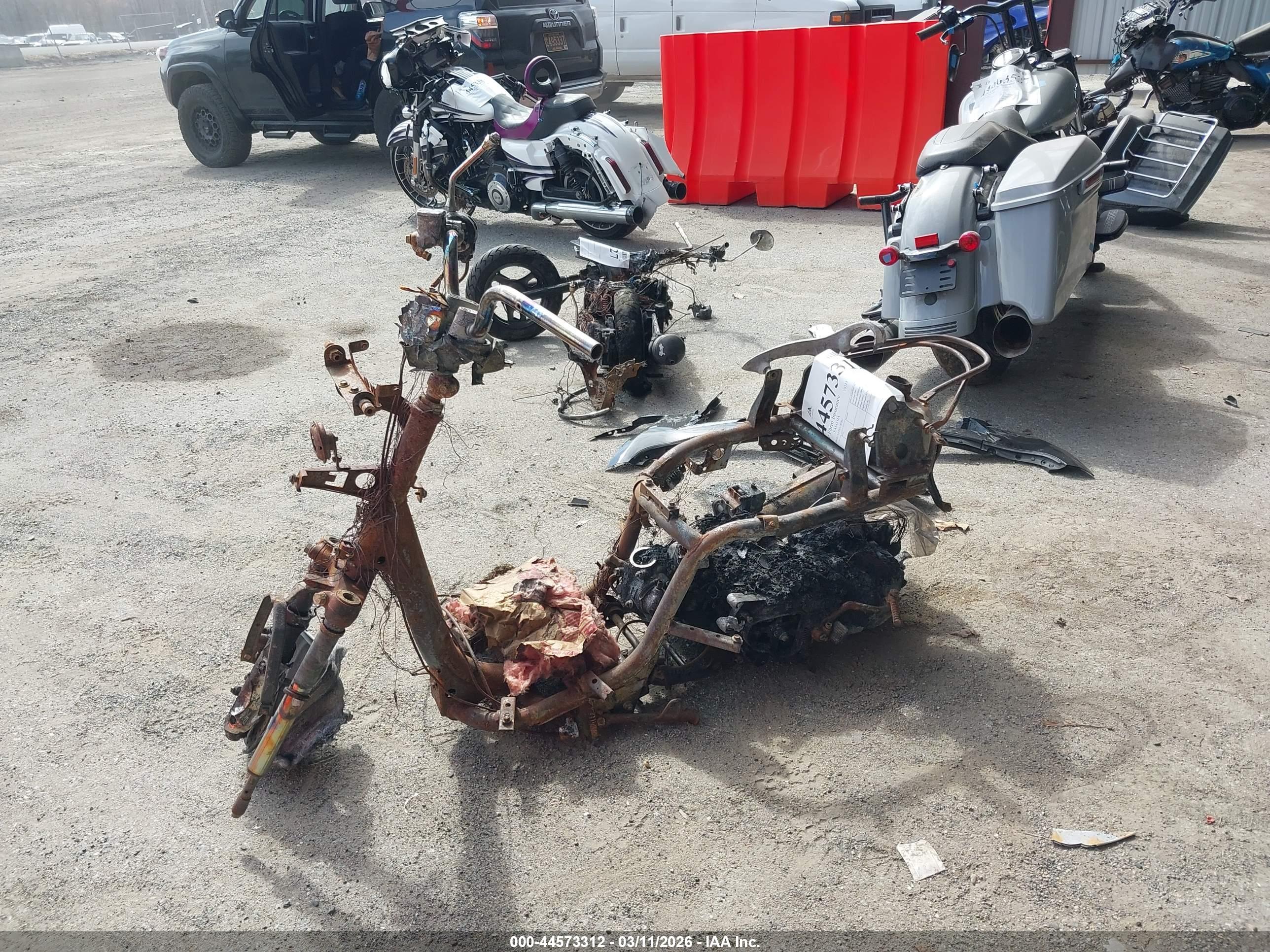 YAMAHA YJ125 image 2