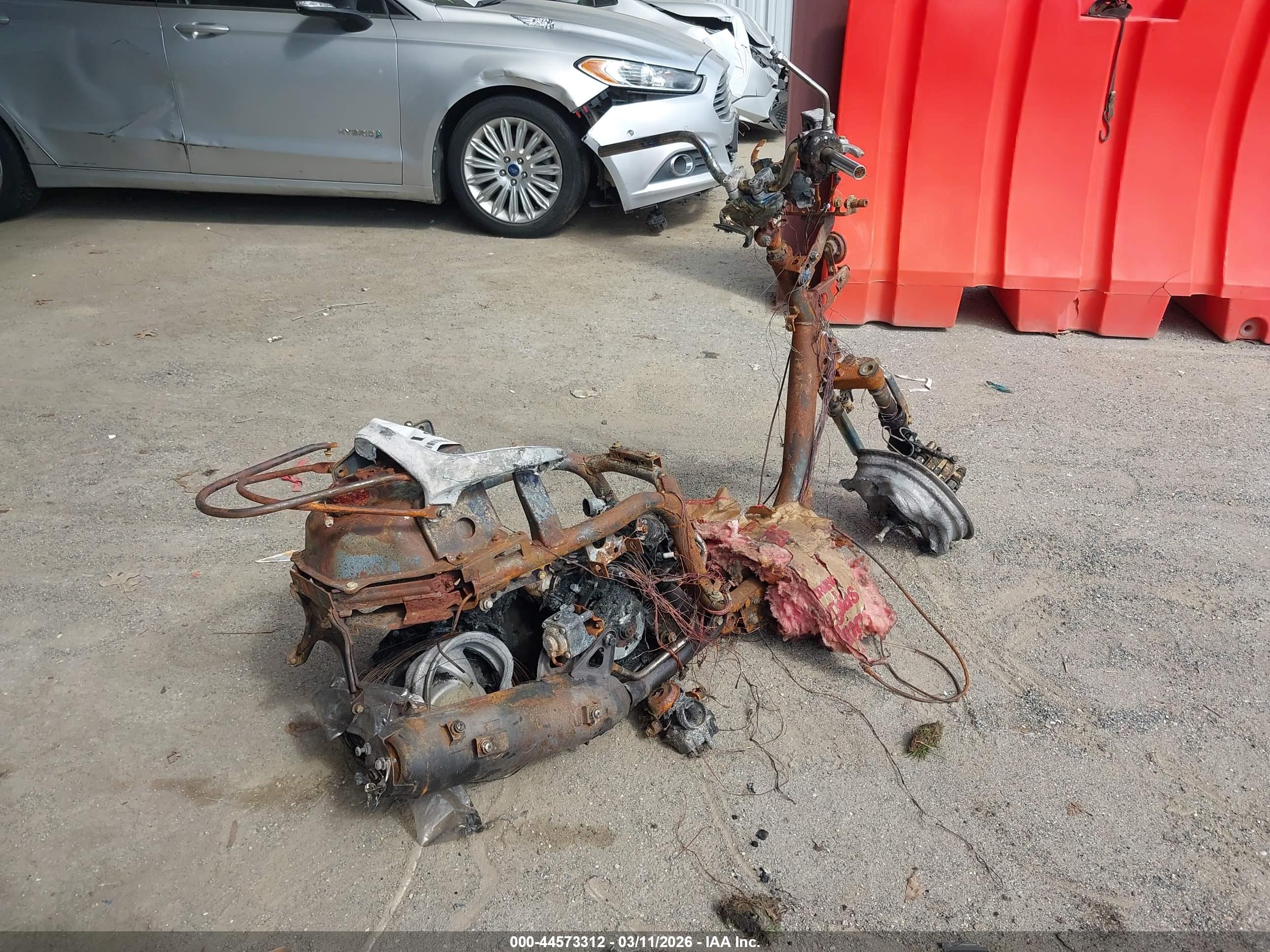YAMAHA YJ125 image 4