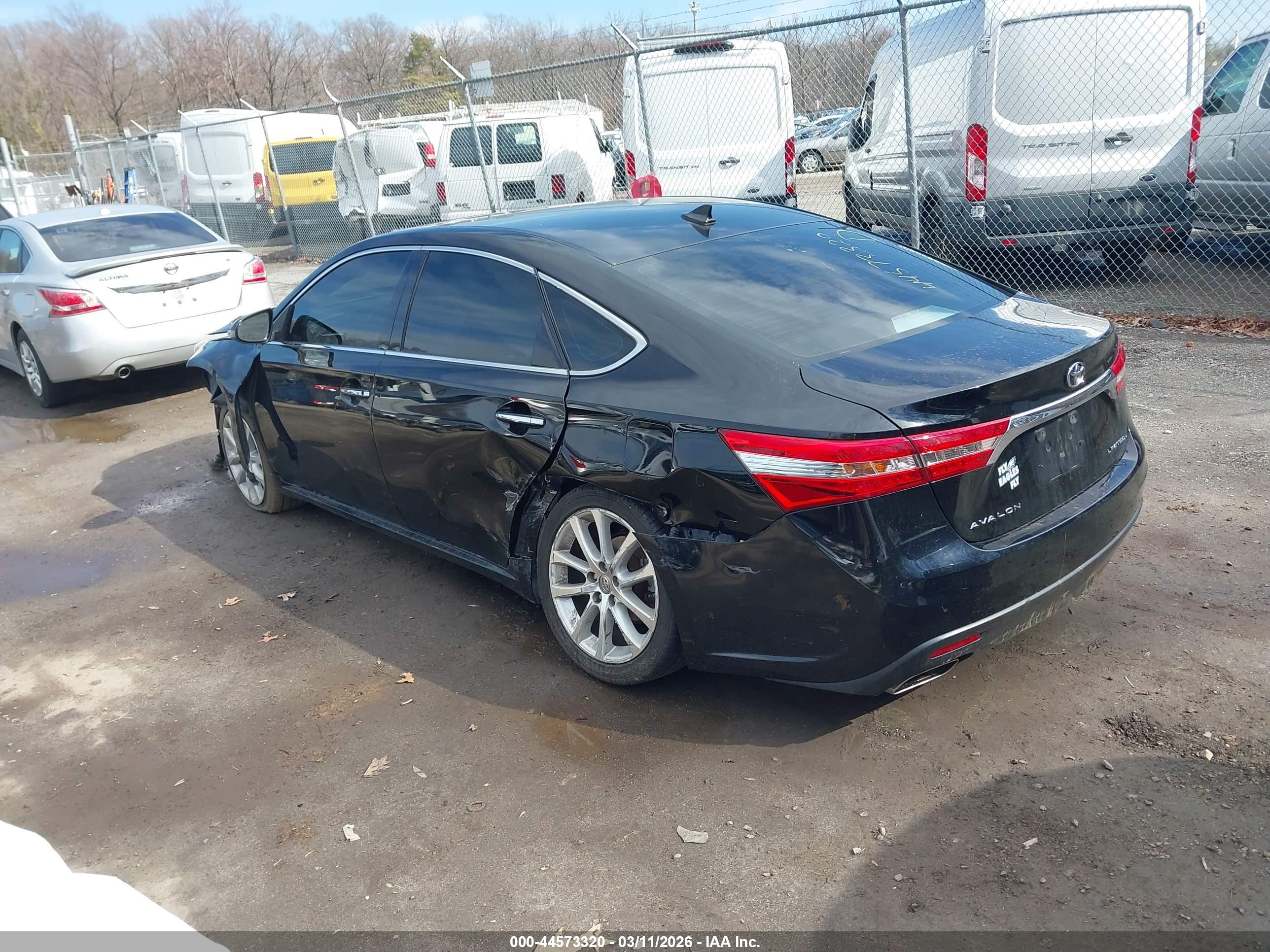 TOYOTA AVALON image 3