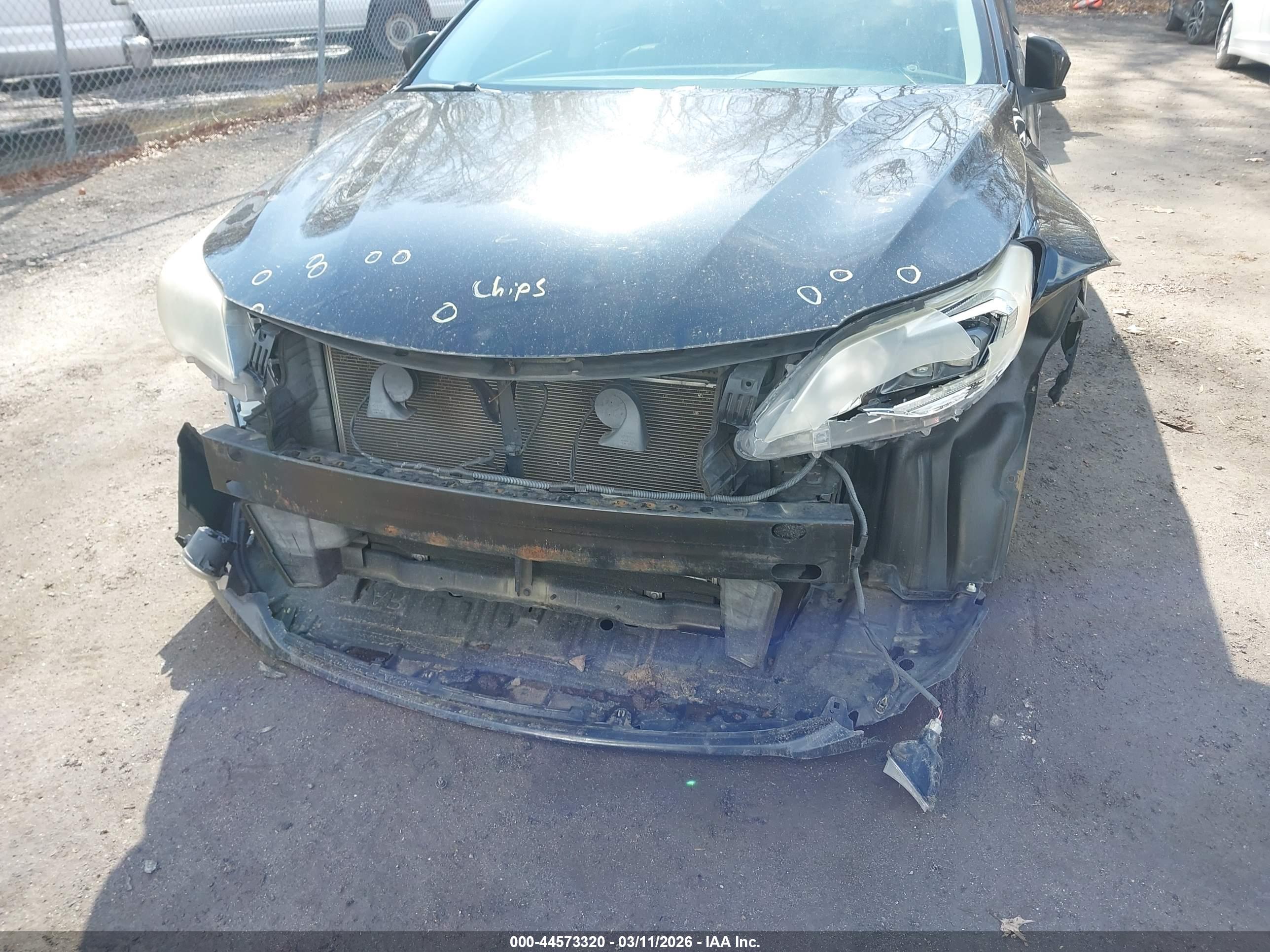 TOYOTA AVALON image 6