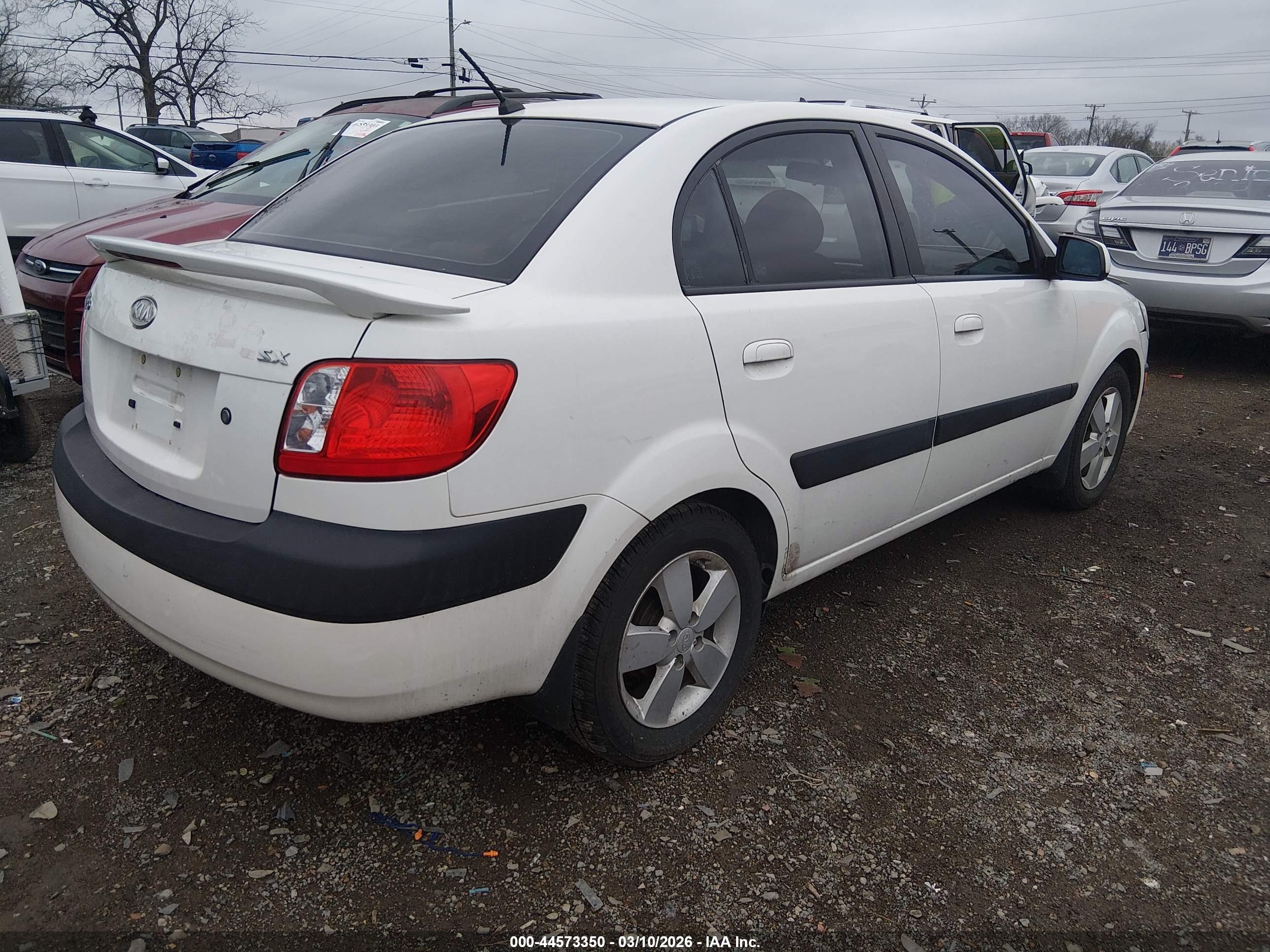 KIA RIO image 4