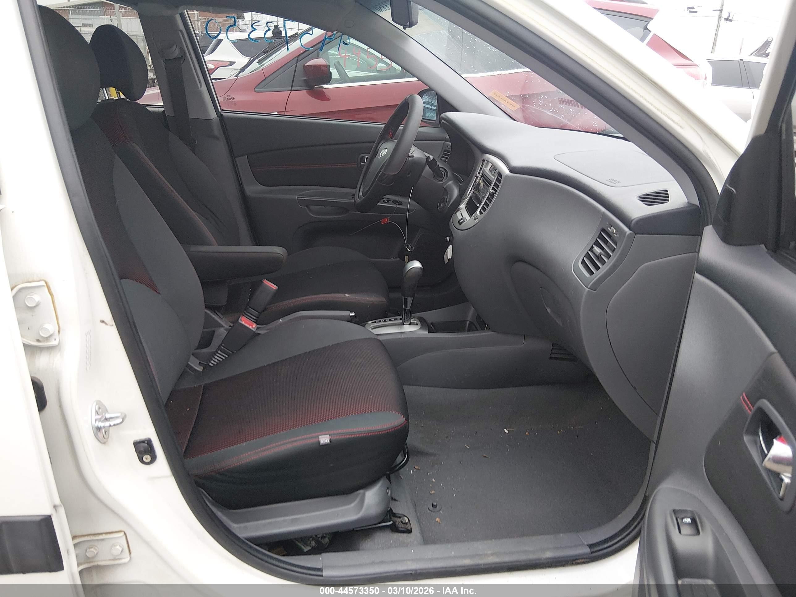 KIA RIO image 5