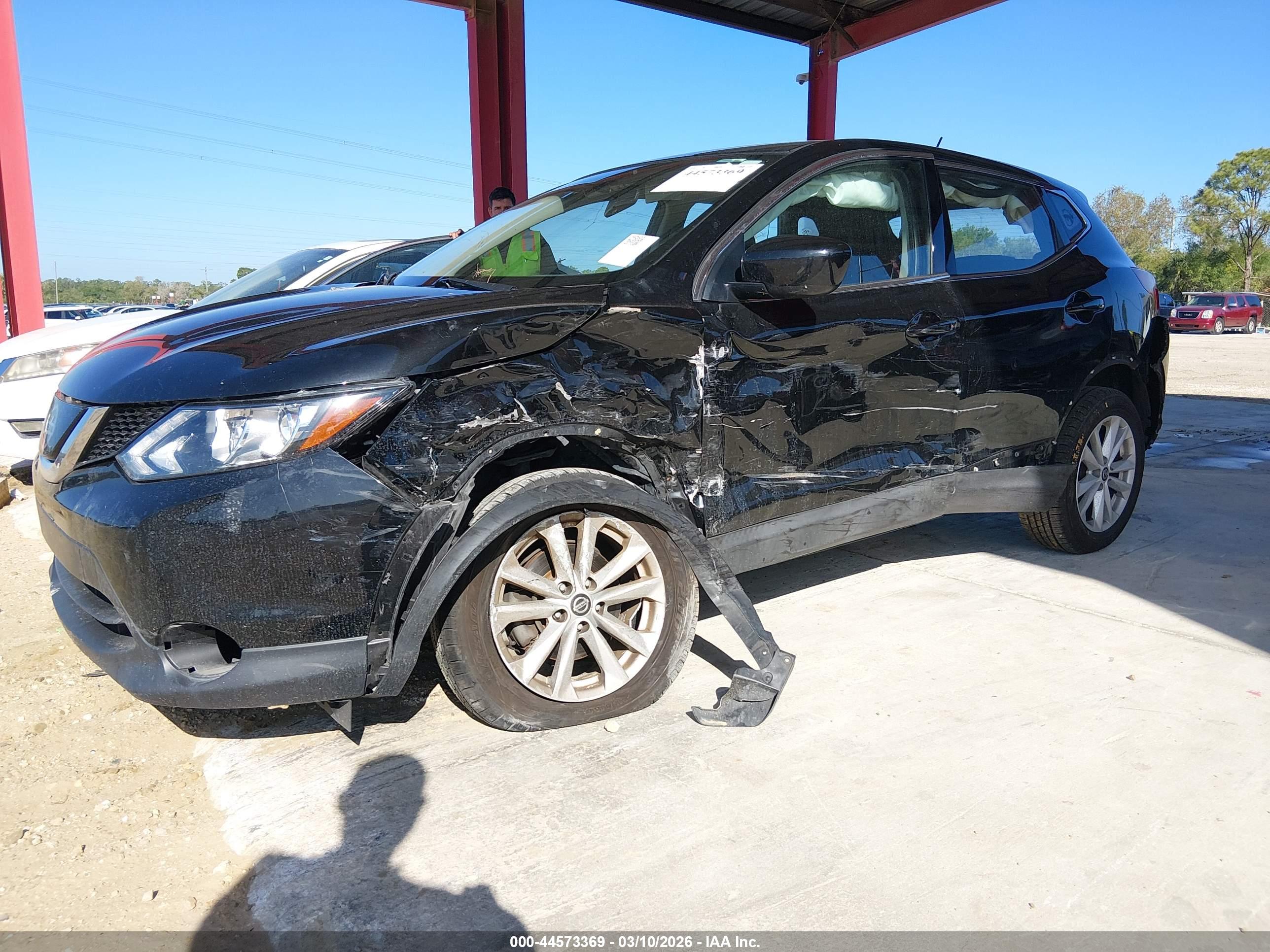 NISSAN ROGUE image 6