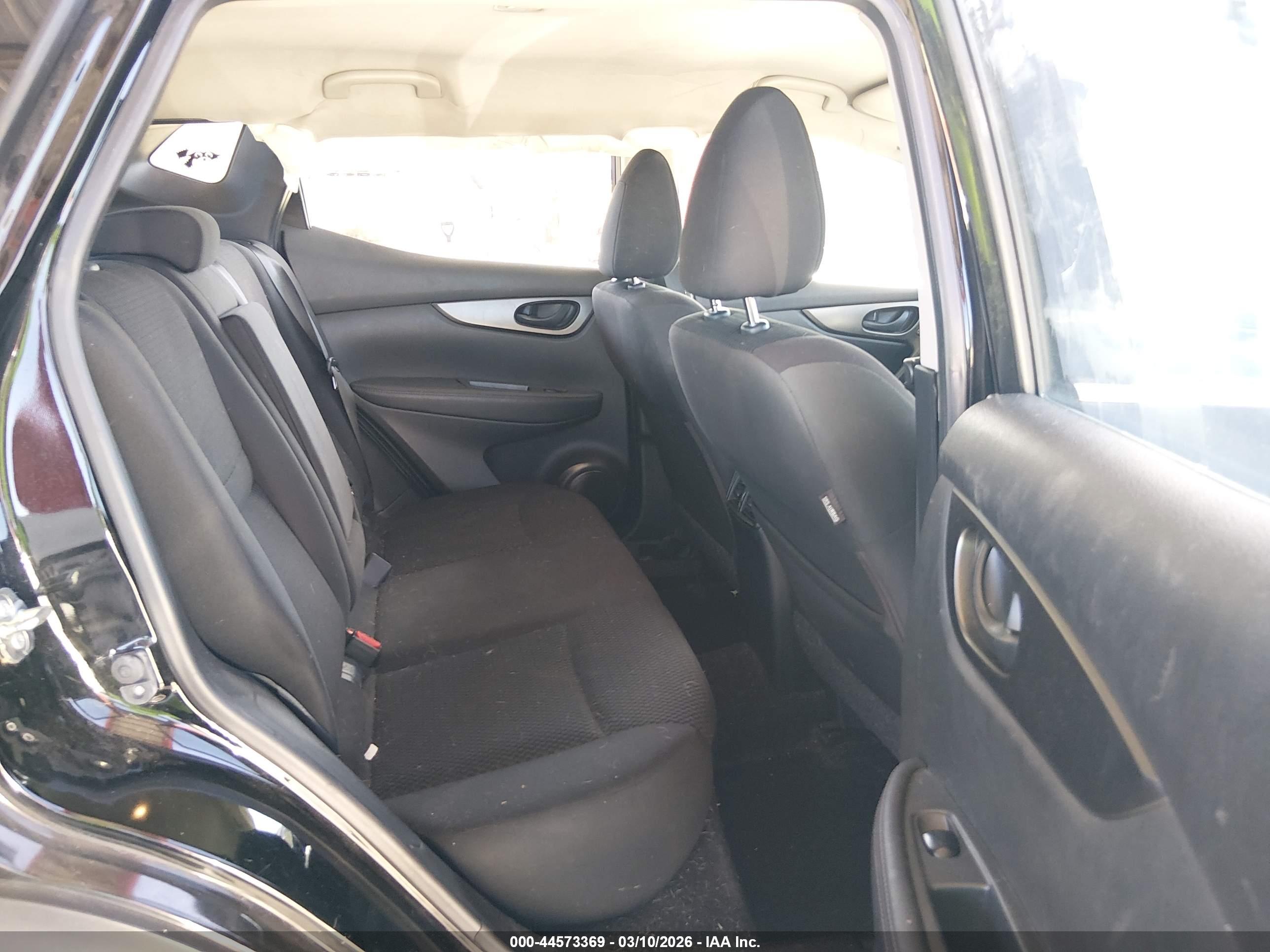 NISSAN ROGUE image 8