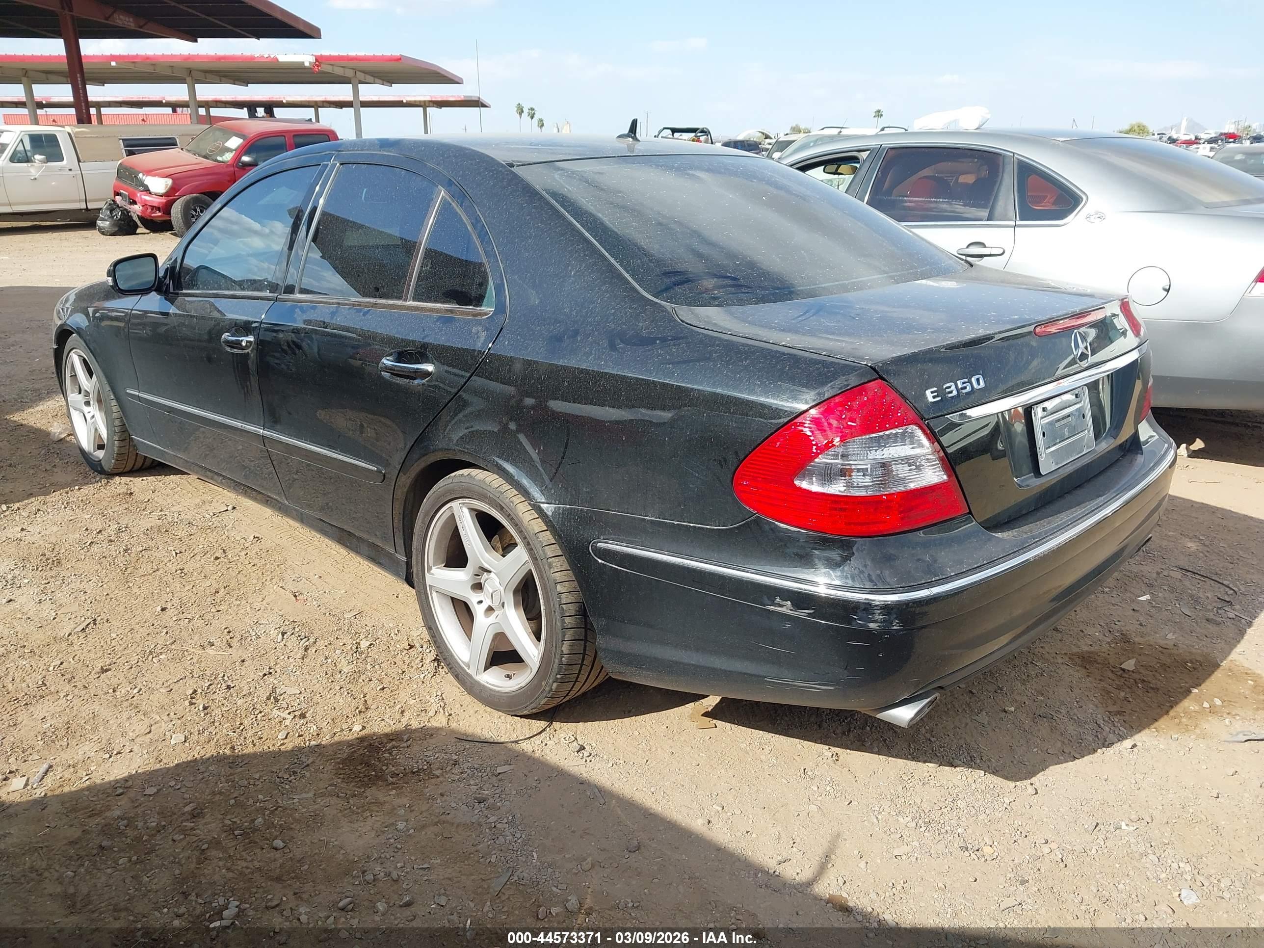 MERCEDES-BENZ E image 3