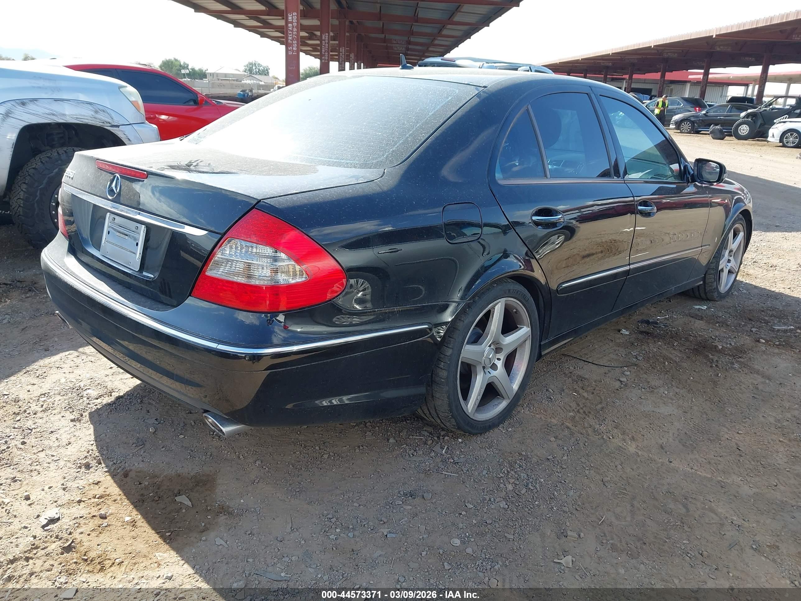 MERCEDES-BENZ E image 4