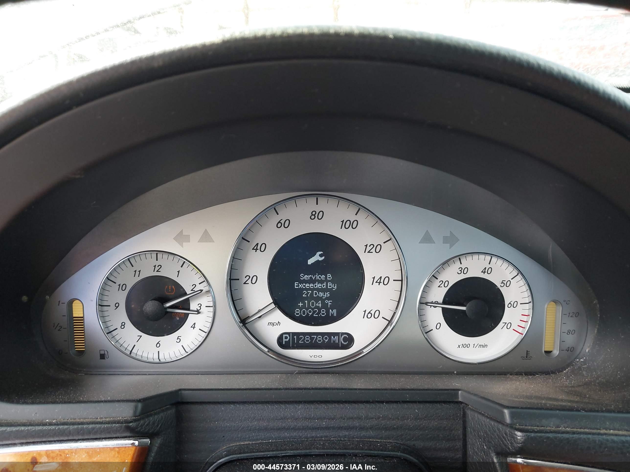 MERCEDES-BENZ E image 7