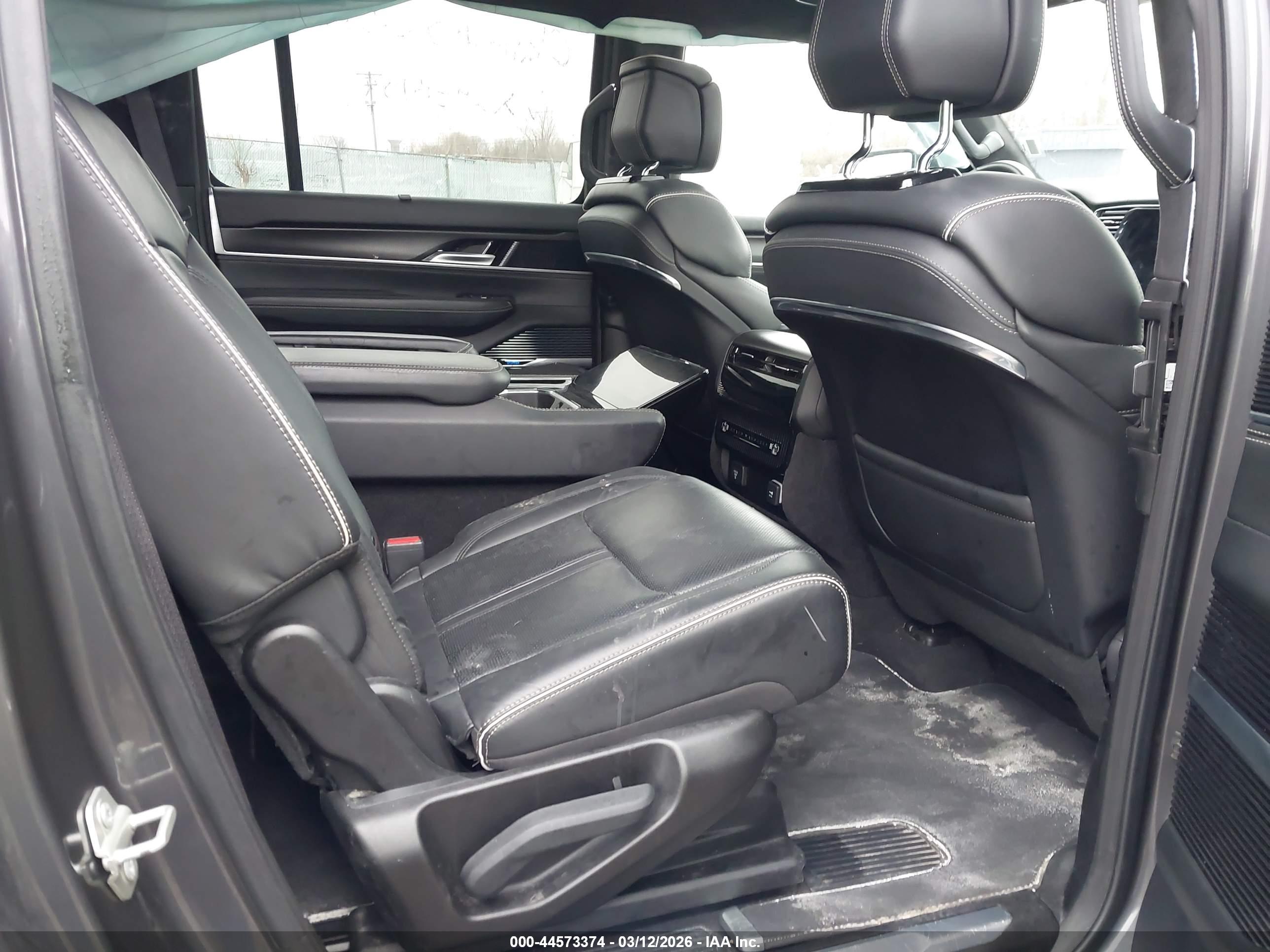 JEEP GRAND image 8