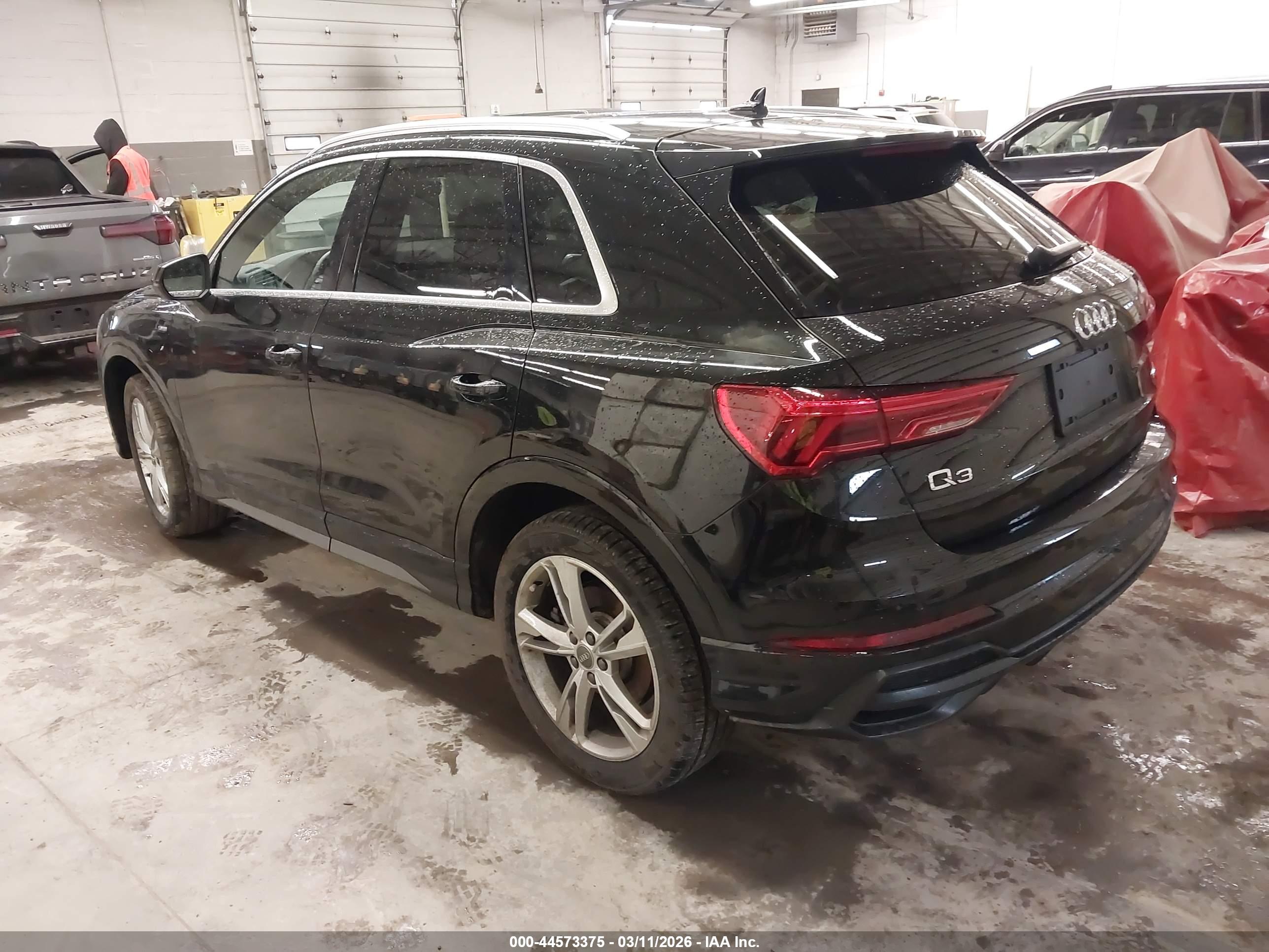 AUDI Q3 image 3
