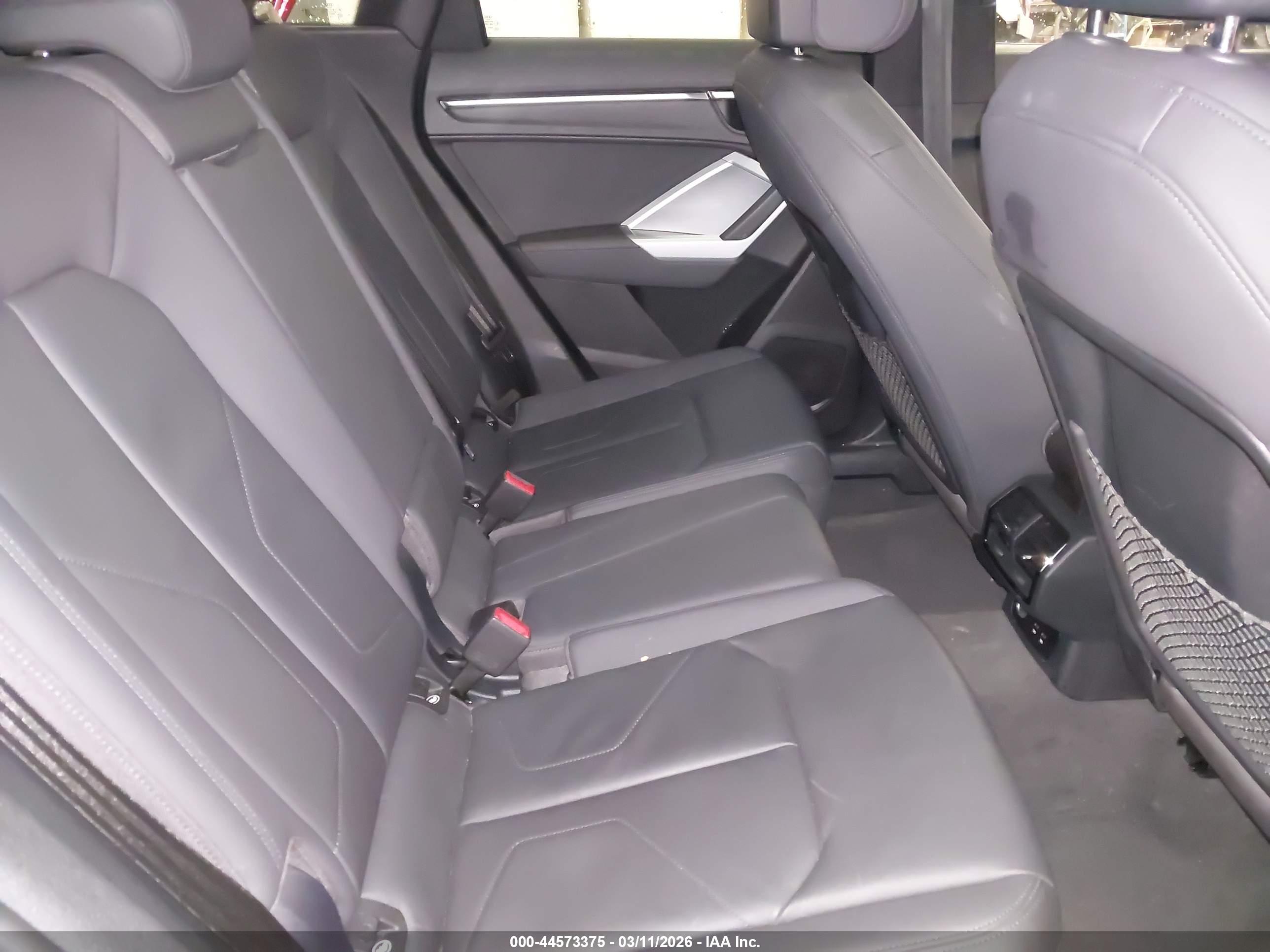 AUDI Q3 image 8